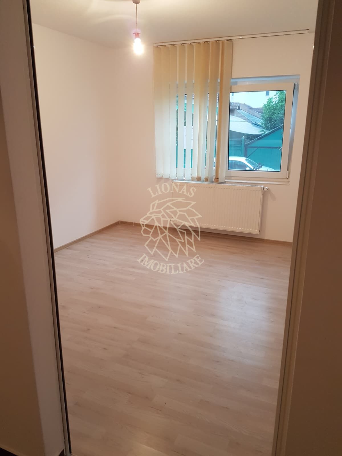 Apartament decomandat 3 camere-parcare-parter-Zona Imparatul Traian
