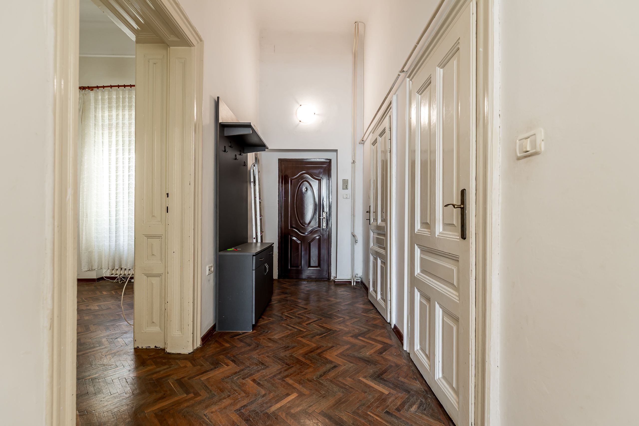 Apartament 3 camere lângă Parcul Copiilor | Etaj 1 | Fațadă renovată — fotografia 3