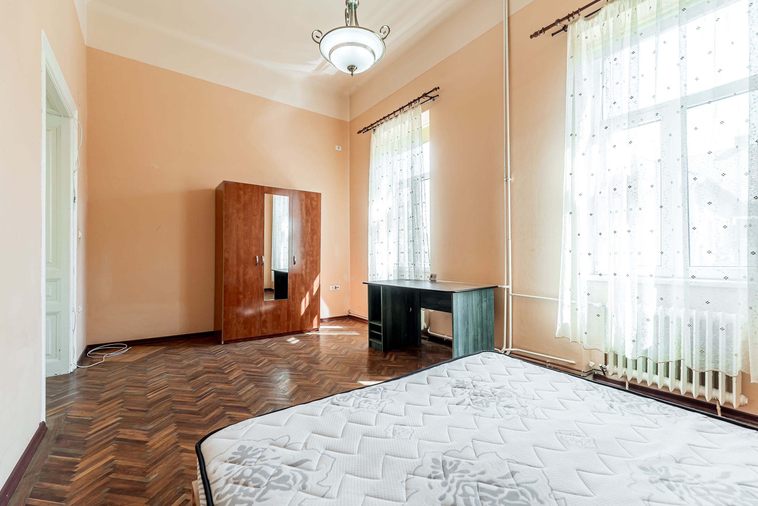 Apartament 3 camere lângă Parcul Copiilor | Etaj 1 | Fațadă renovată — fotografia 7
