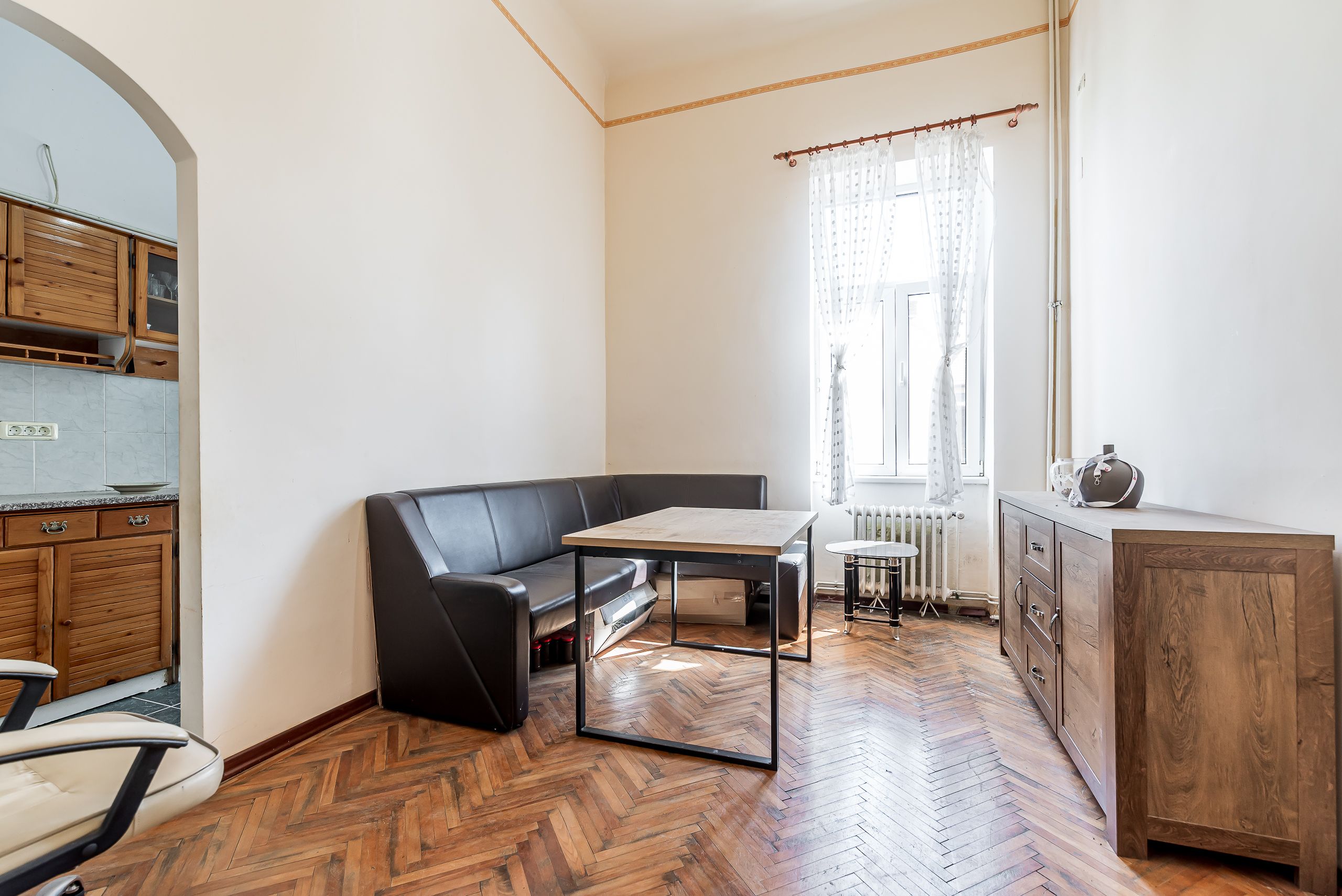 Apartament 3 camere lângă Parcul Copiilor | Etaj 1 | Fațadă renovată — fotografia 9
