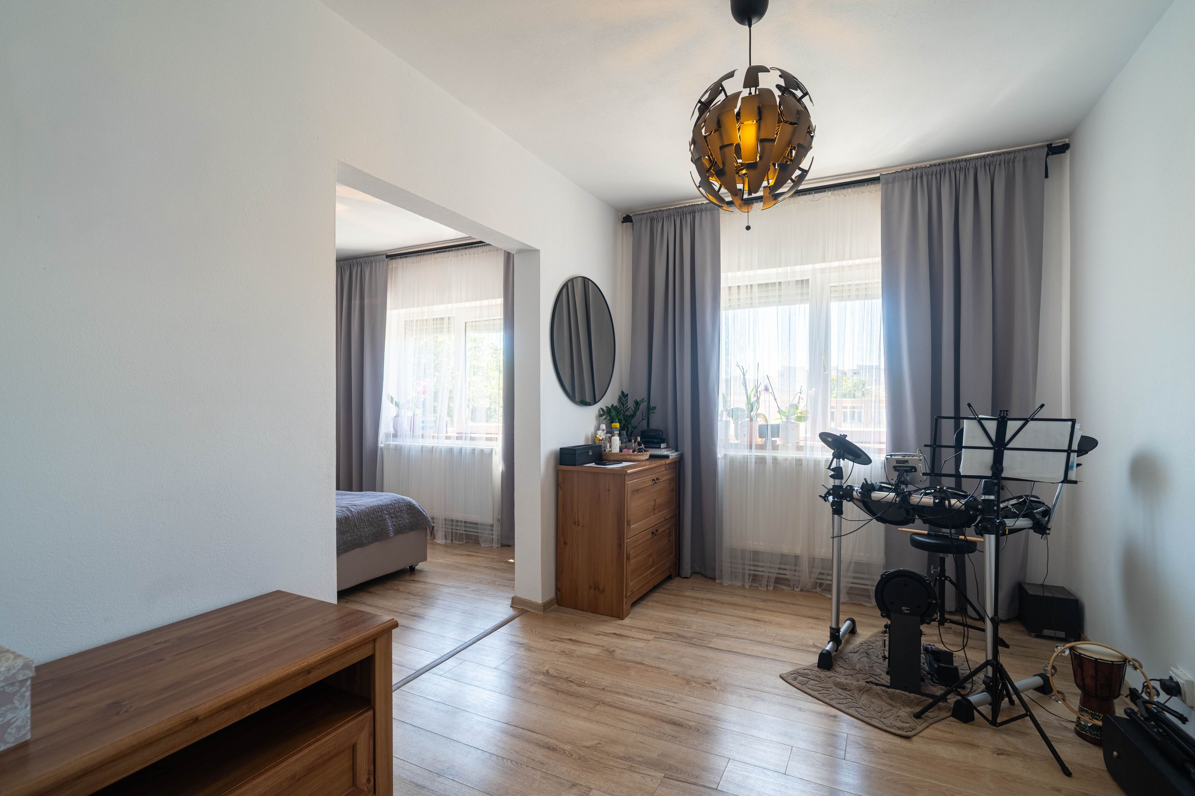 Apartament 5 camere Vlaicu – Renovat, 2 băi, centrală proprie — fotografia 9