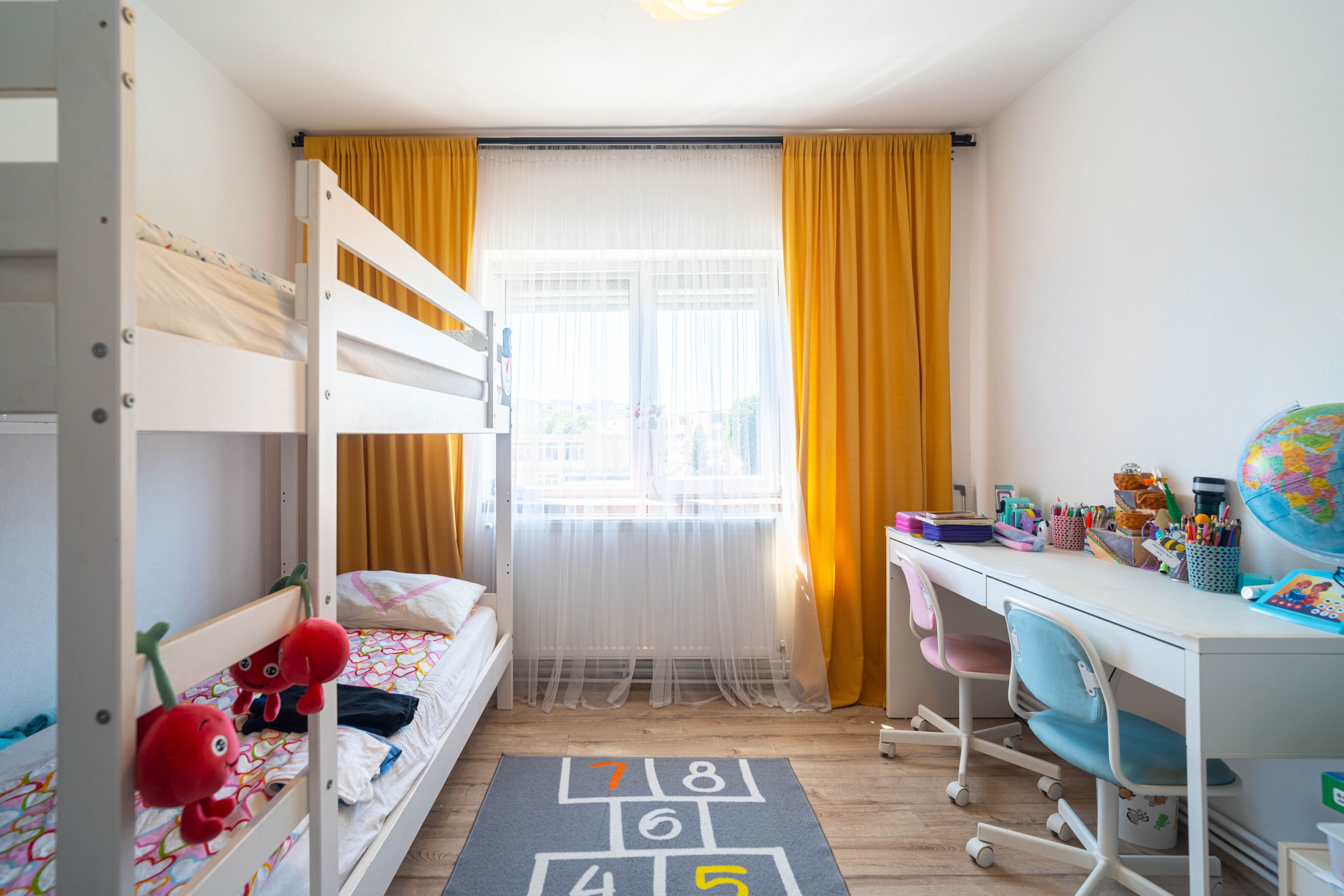 Apartament 5 camere Vlaicu – Renovat, 2 băi, centrală proprie — fotografia 4