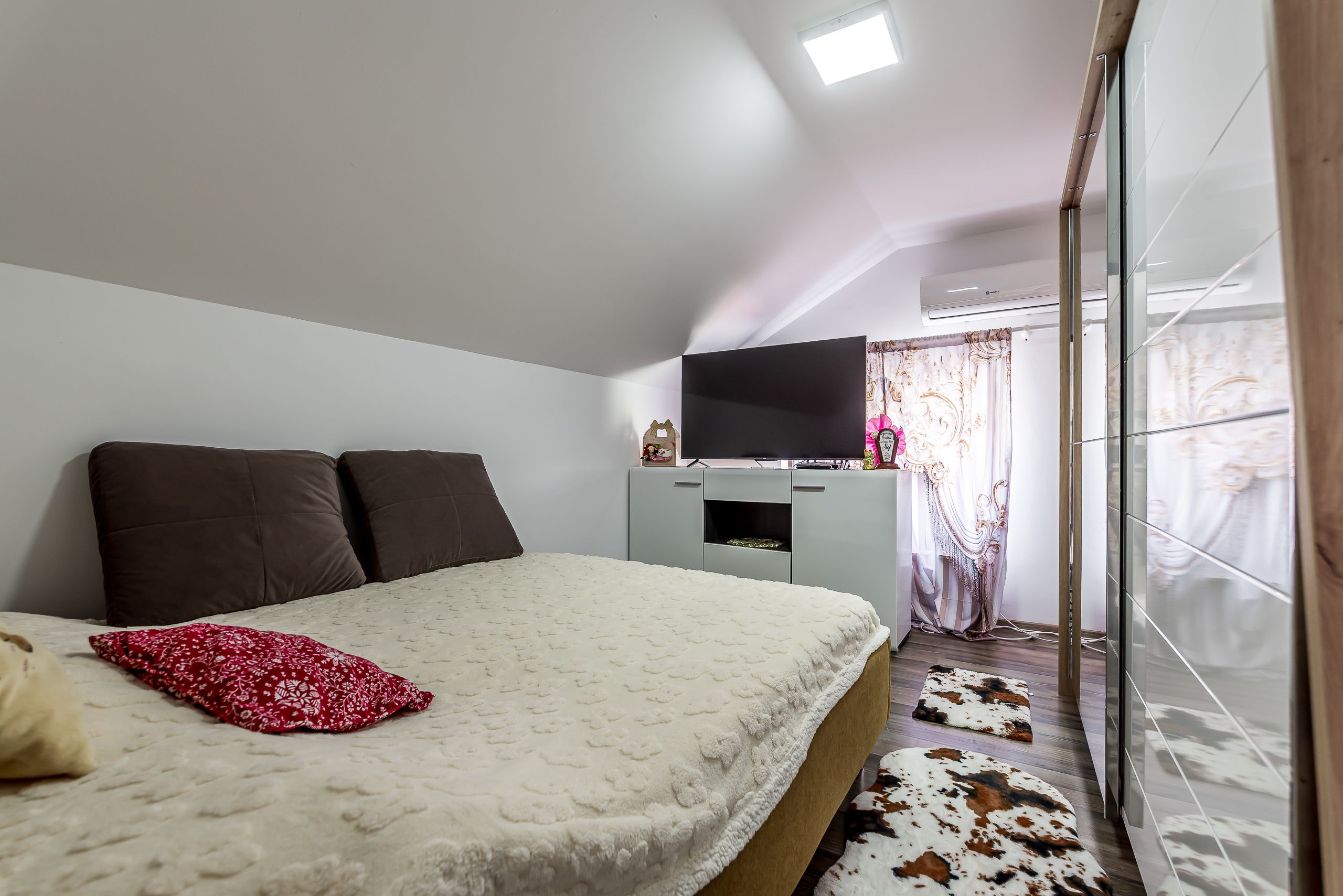 Apartament de închiriat cu 2 dormitoare, parcare inclusă, bloc nou — fotografia 6
