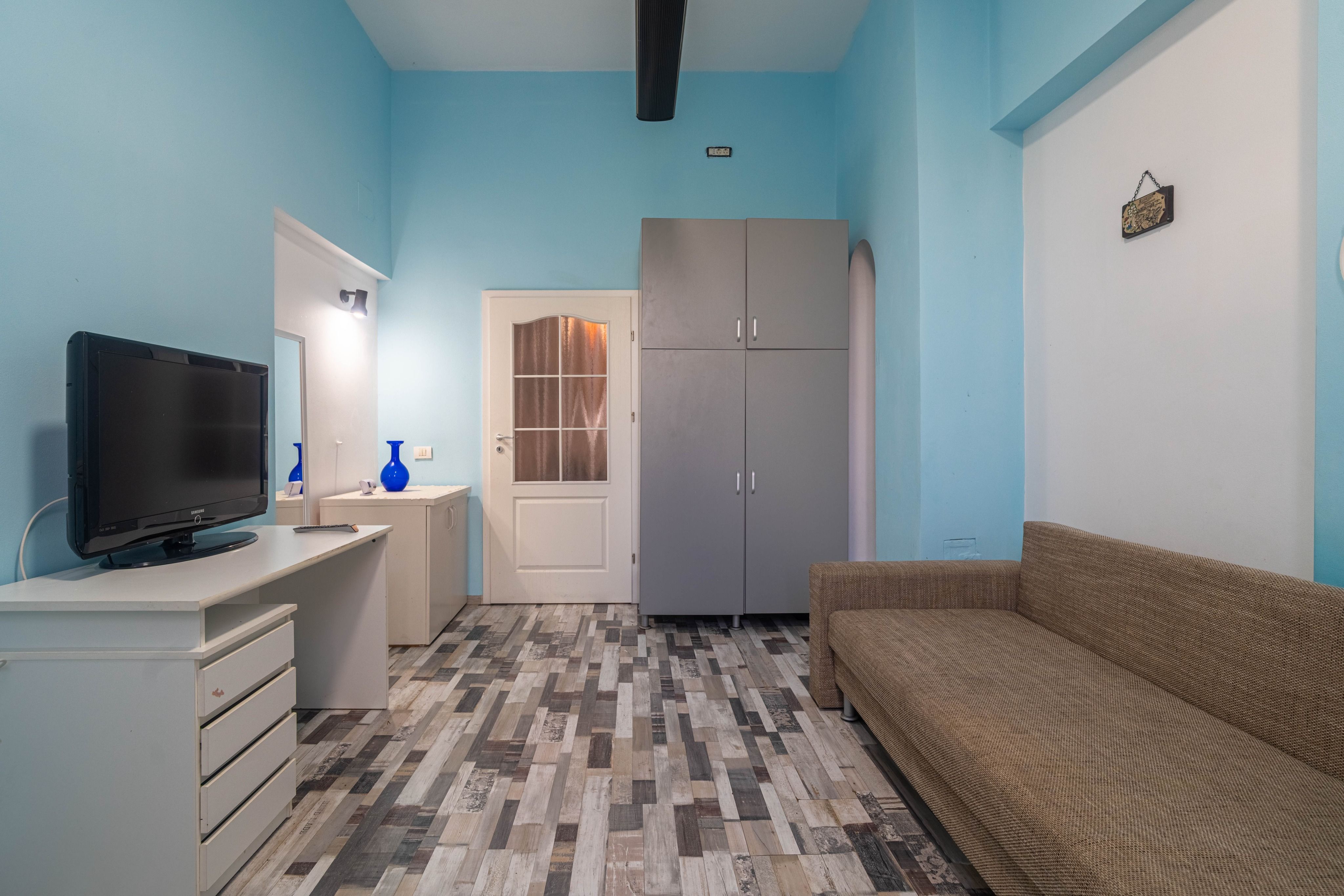 Apartament cu 1 cameră – Central, Arad | Renovat, mobilat și utilat — fotografia 5
