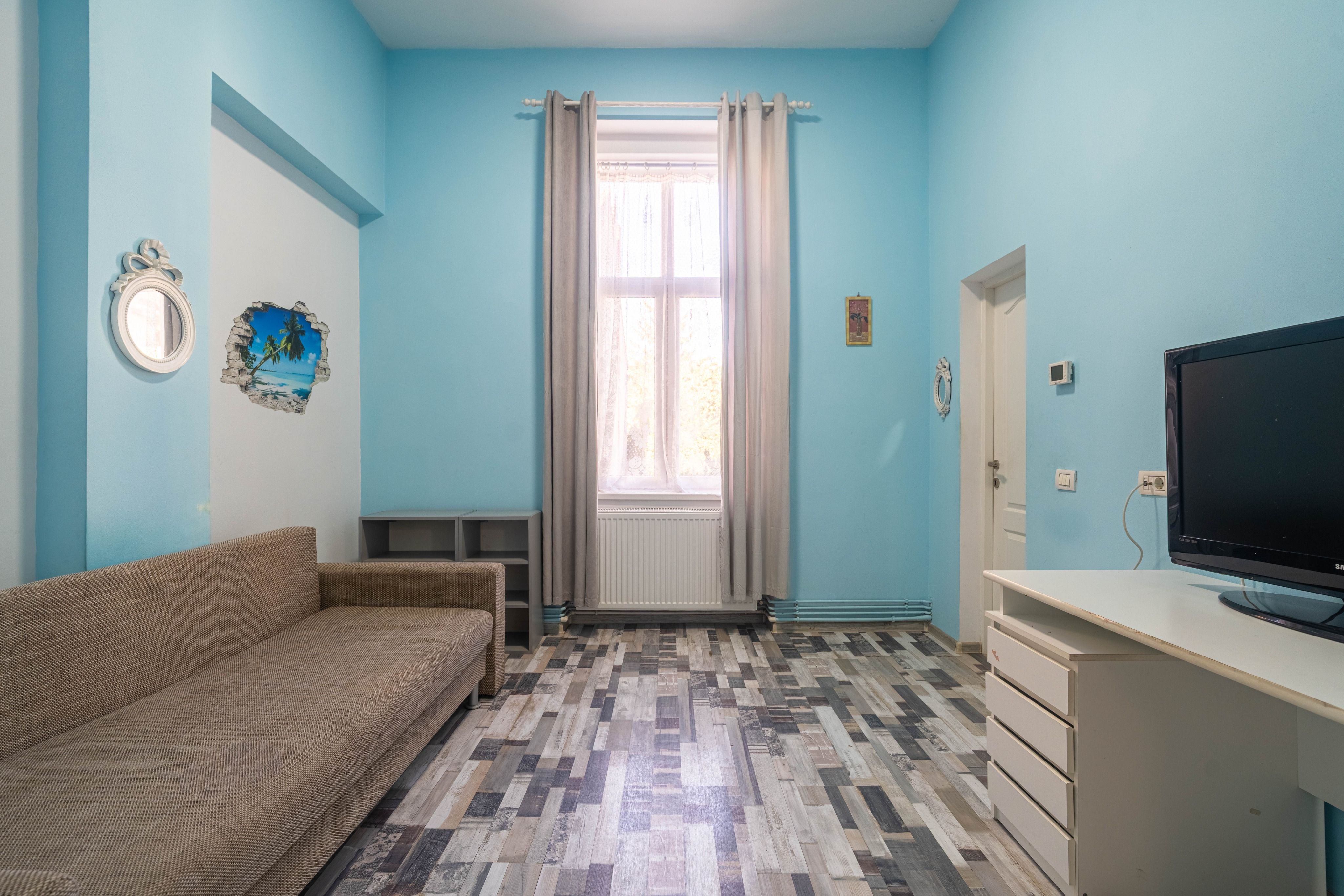 Apartament cu 1 cameră – Central, Arad | Renovat, mobilat și utilat — fotografia 1