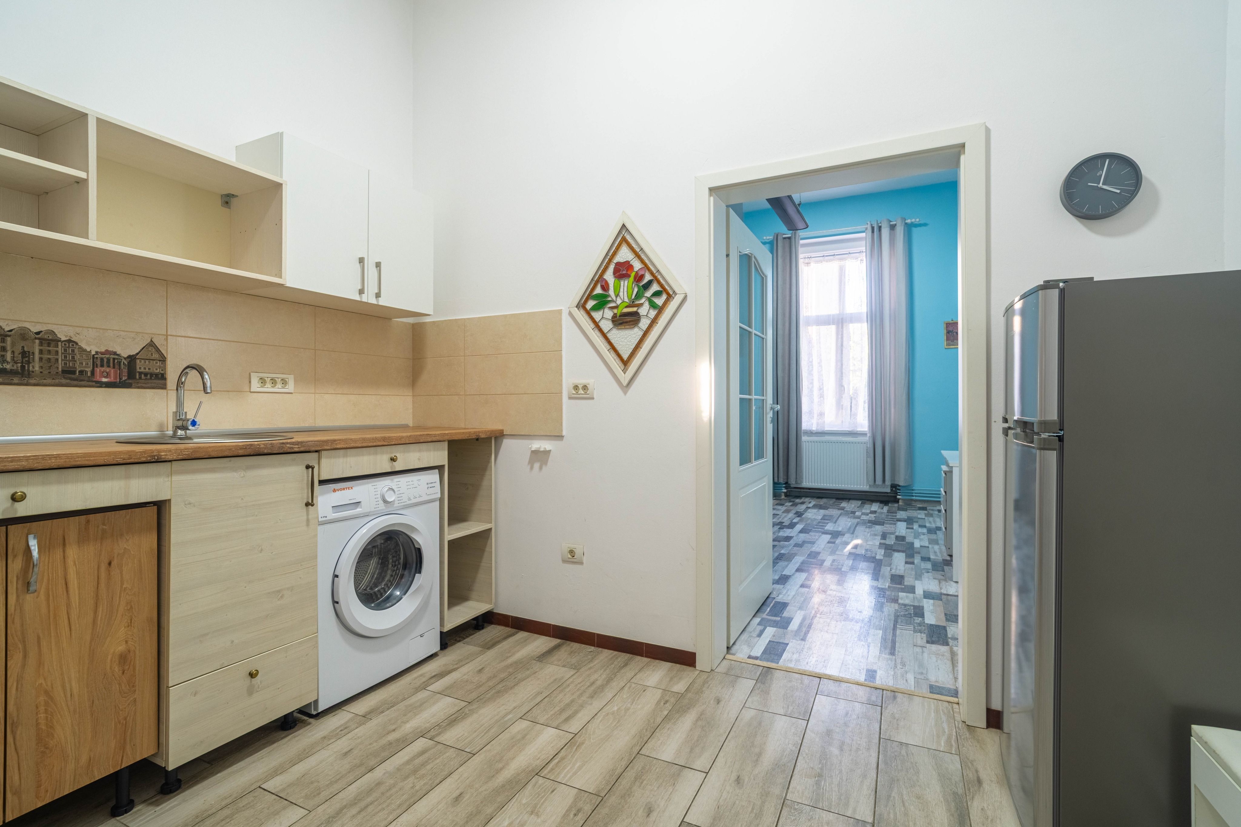 Apartament cu 1 cameră – Central, Arad | Renovat, mobilat și utilat — fotografia 3