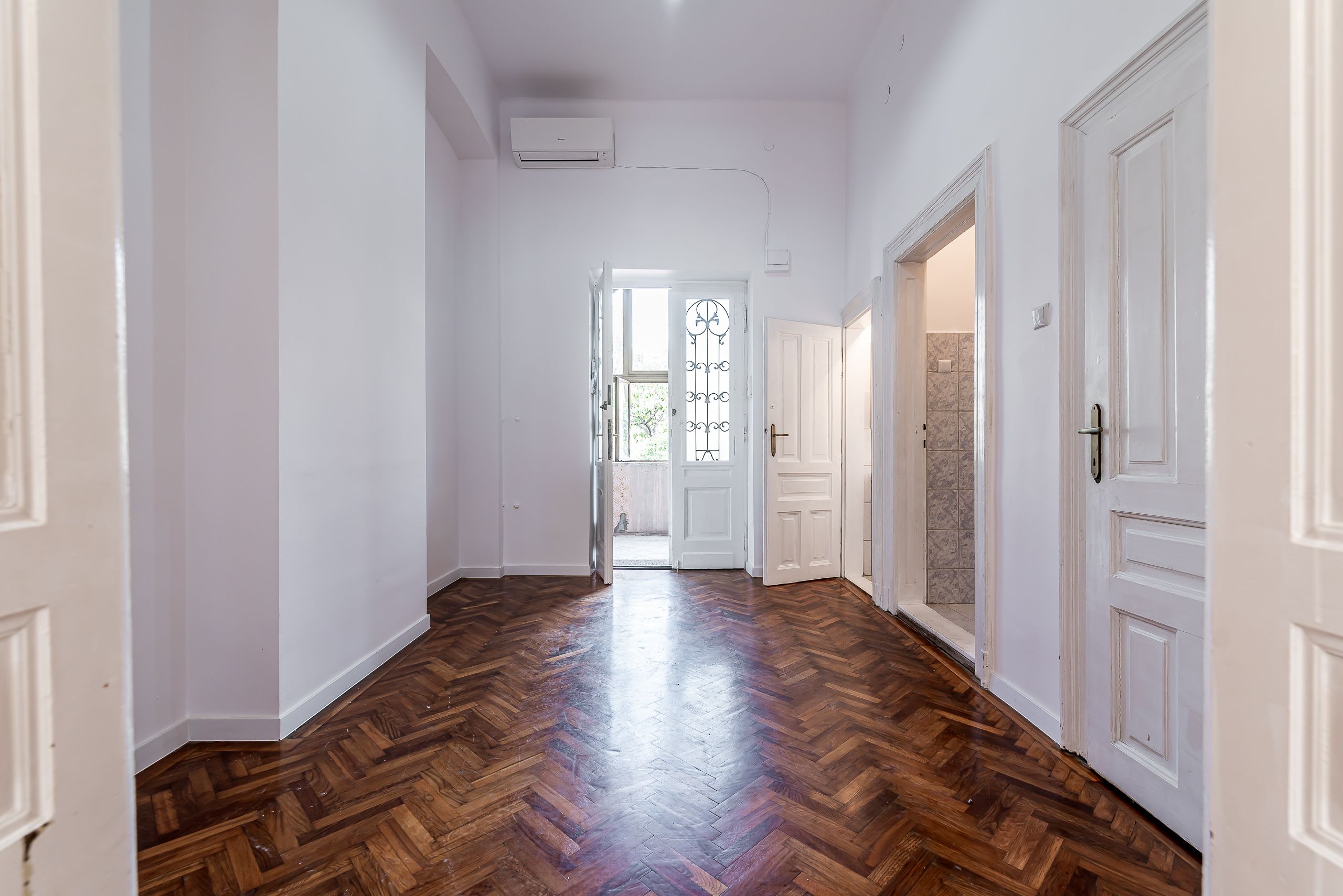 Apartament spațios cu 2 camere, situat pe strada Mețianu — fotografia 3