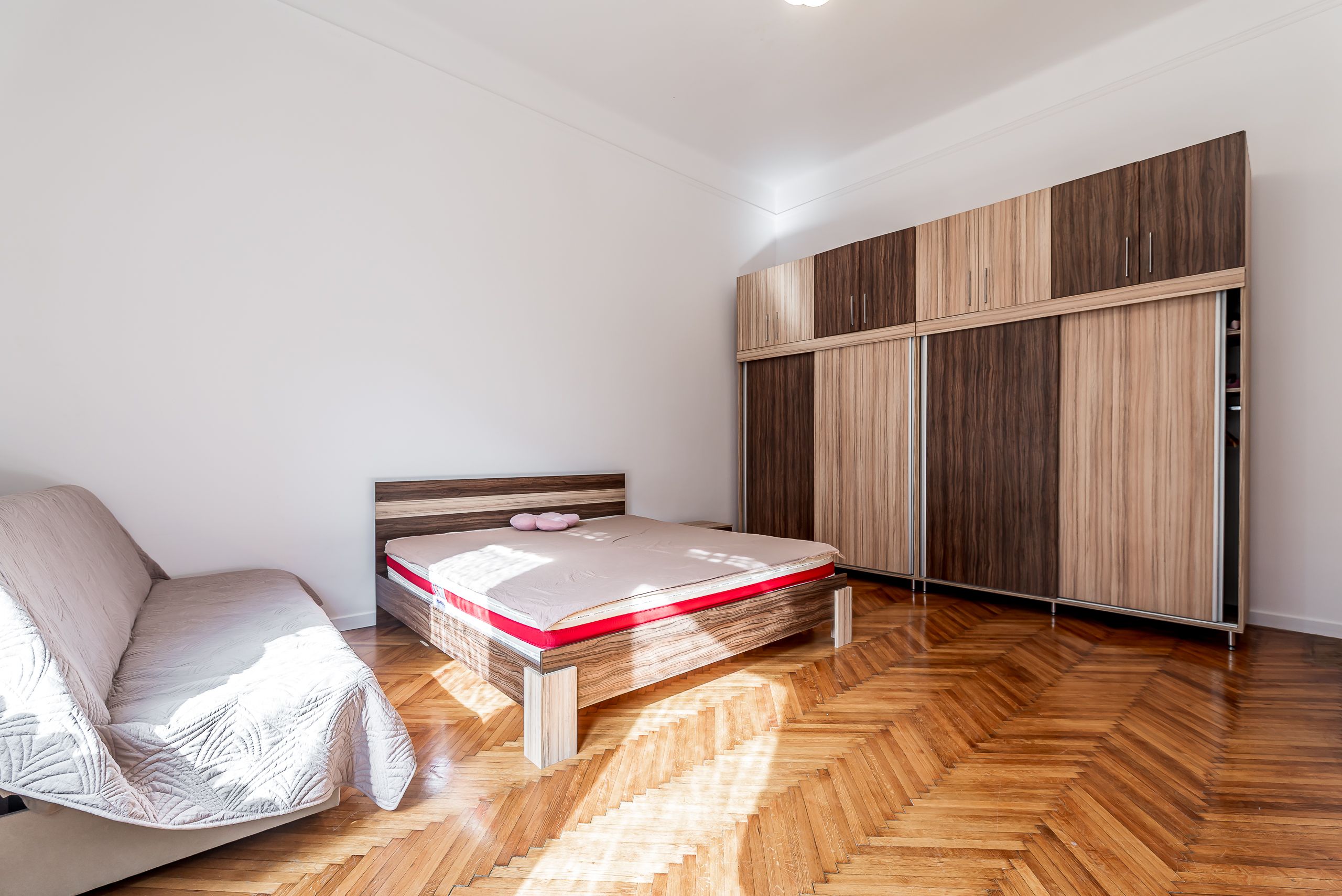 Apartament spațios cu 2 camere, situat pe strada Mețianu — fotografia 5