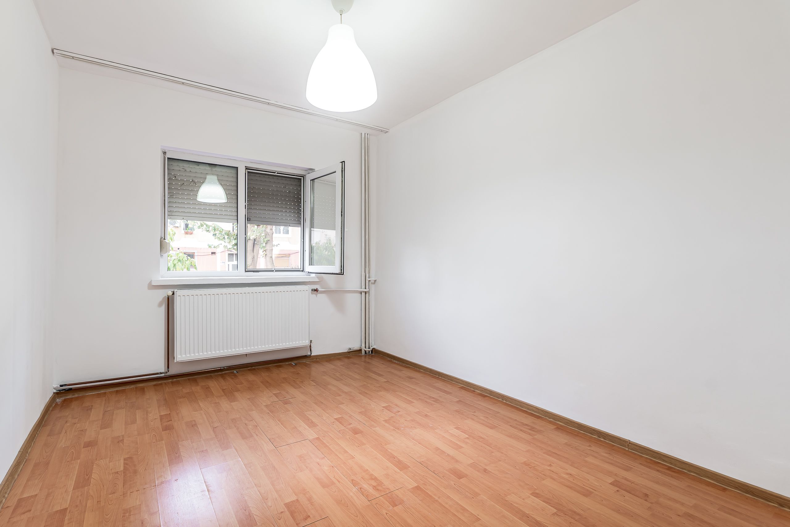 Apartament 4 camere la parter, acces direct din stradă in Micalaca — fotografia 9