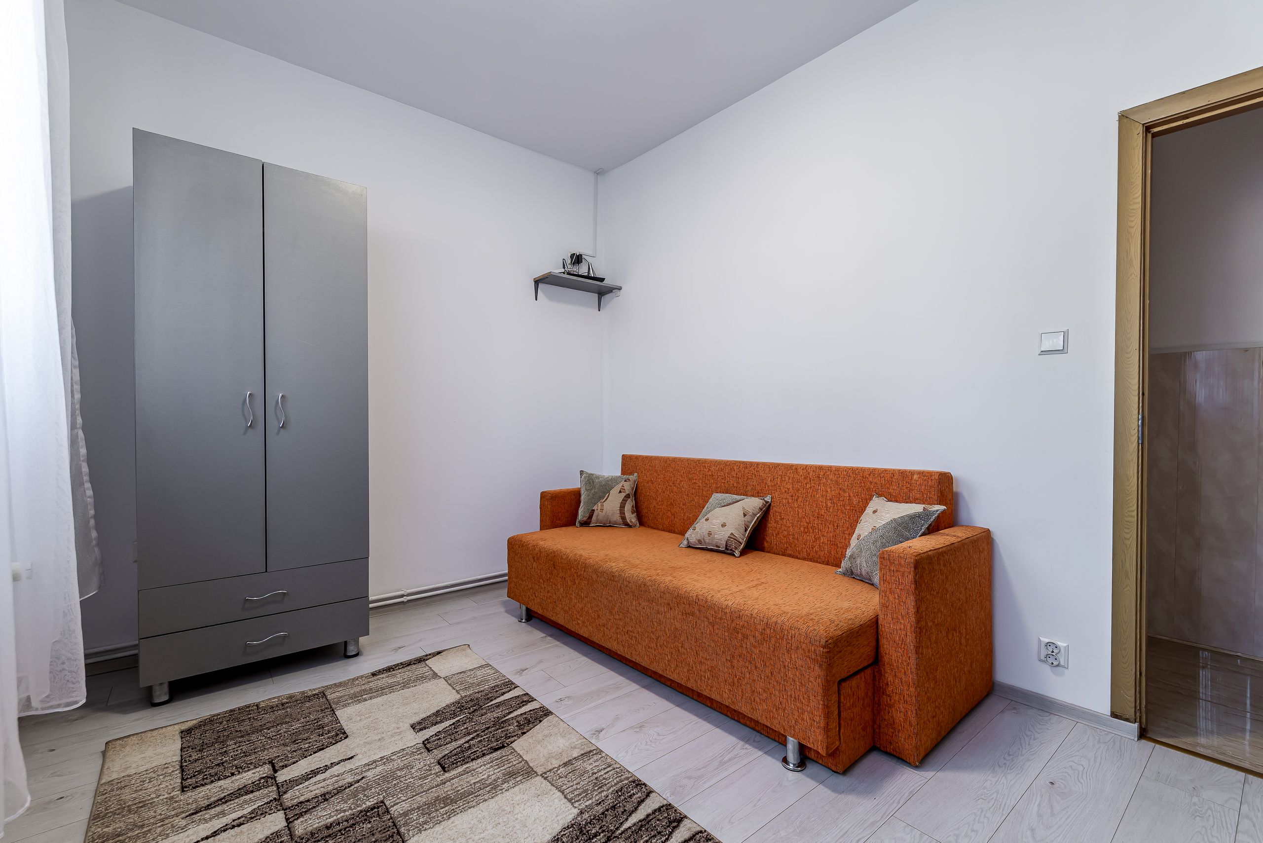 Apartament la cheie cu 2 camere la casa in Parneava Comision 0% — fotografia 7