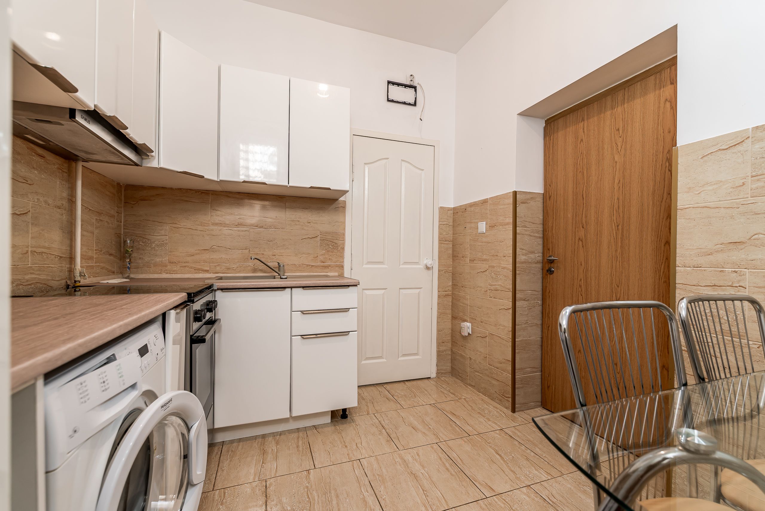 Apartament la cheie cu 2 camere la casa in Parneava Comision 0% — fotografia 10