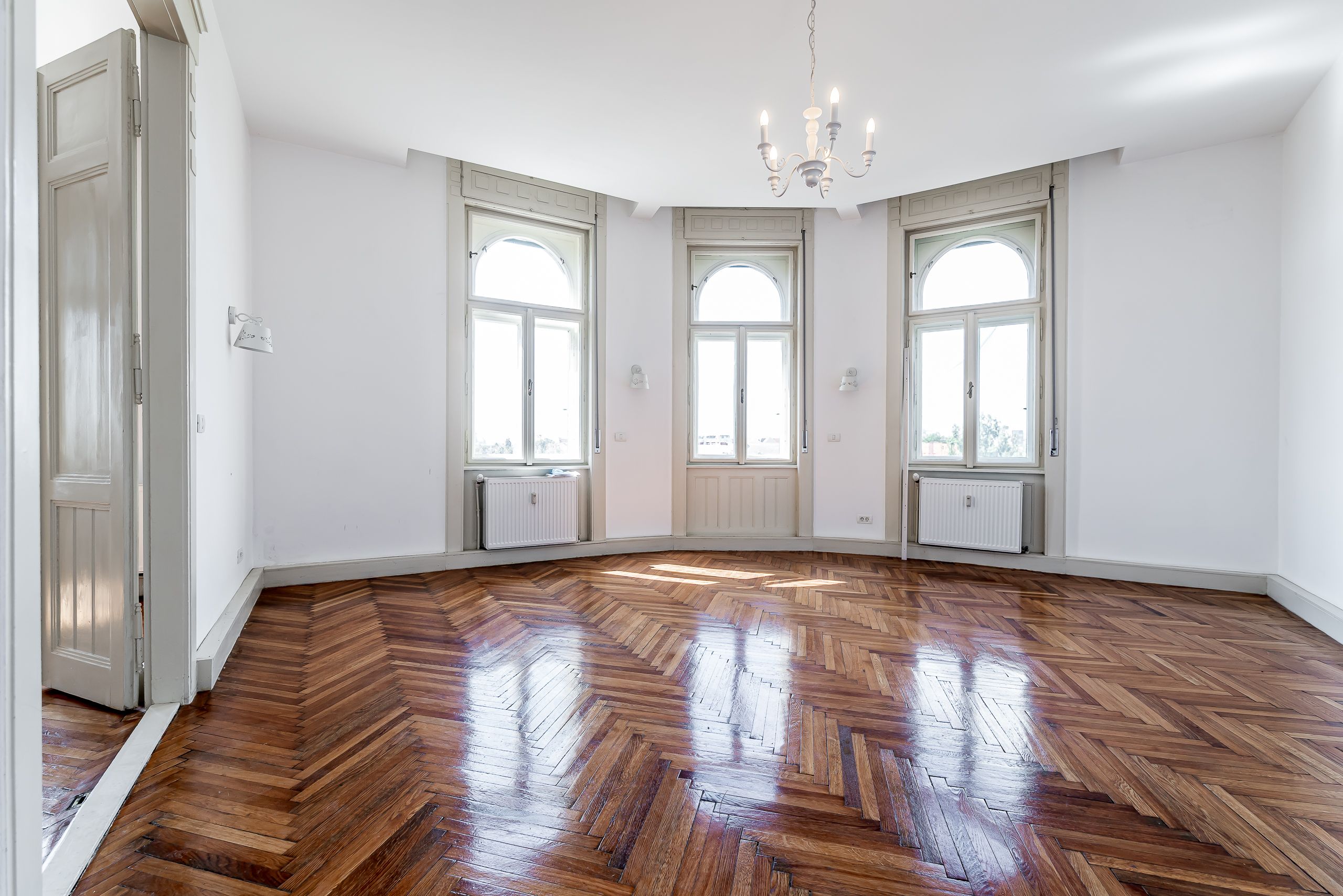 Palatul Neptun, Timișoara | 4 camere, 180 mp, vedere spre Bega — fotografia 1