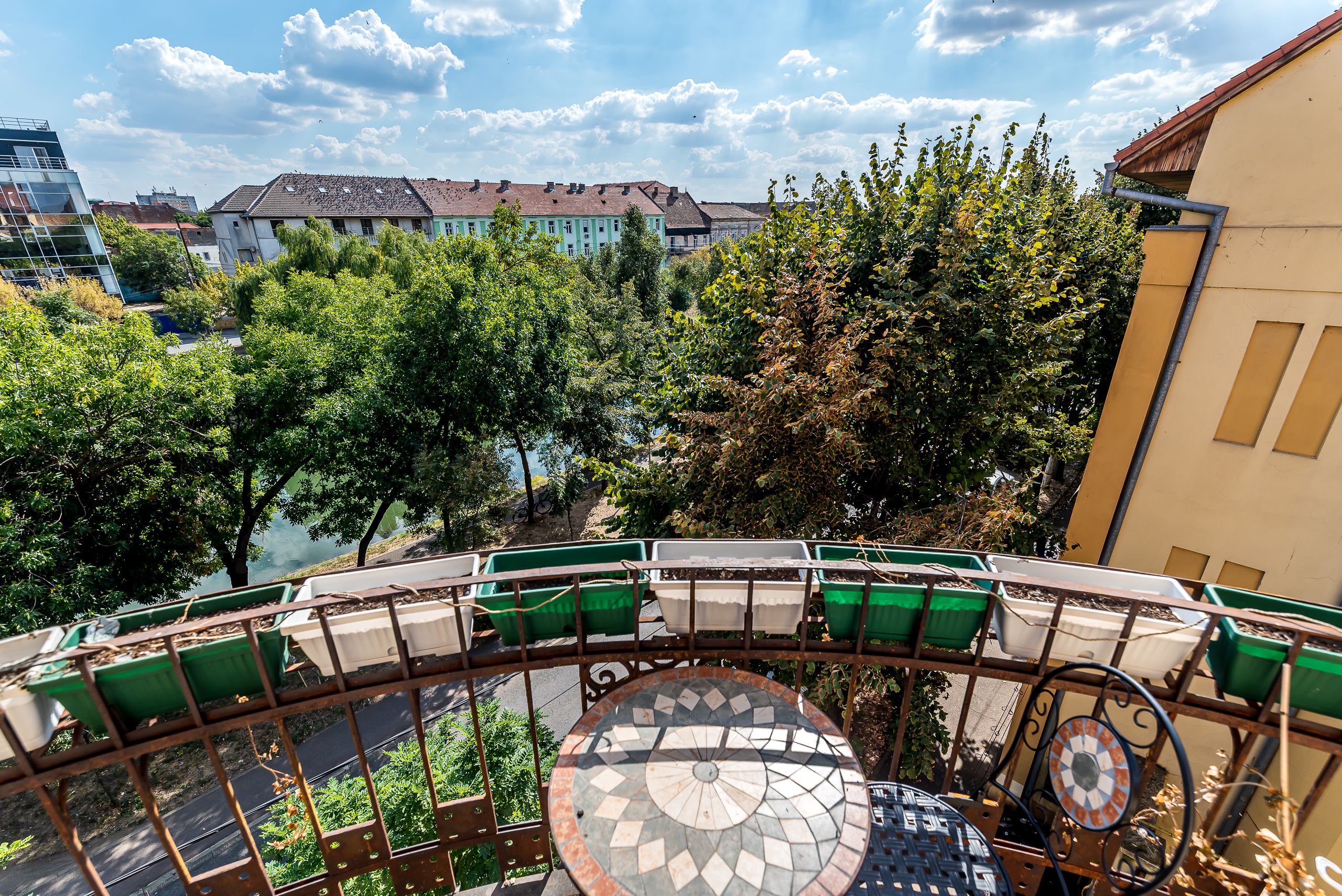3 camere în Palatul Gemeinhardt, pe malul Begăi | Timișoara — fotografia 5