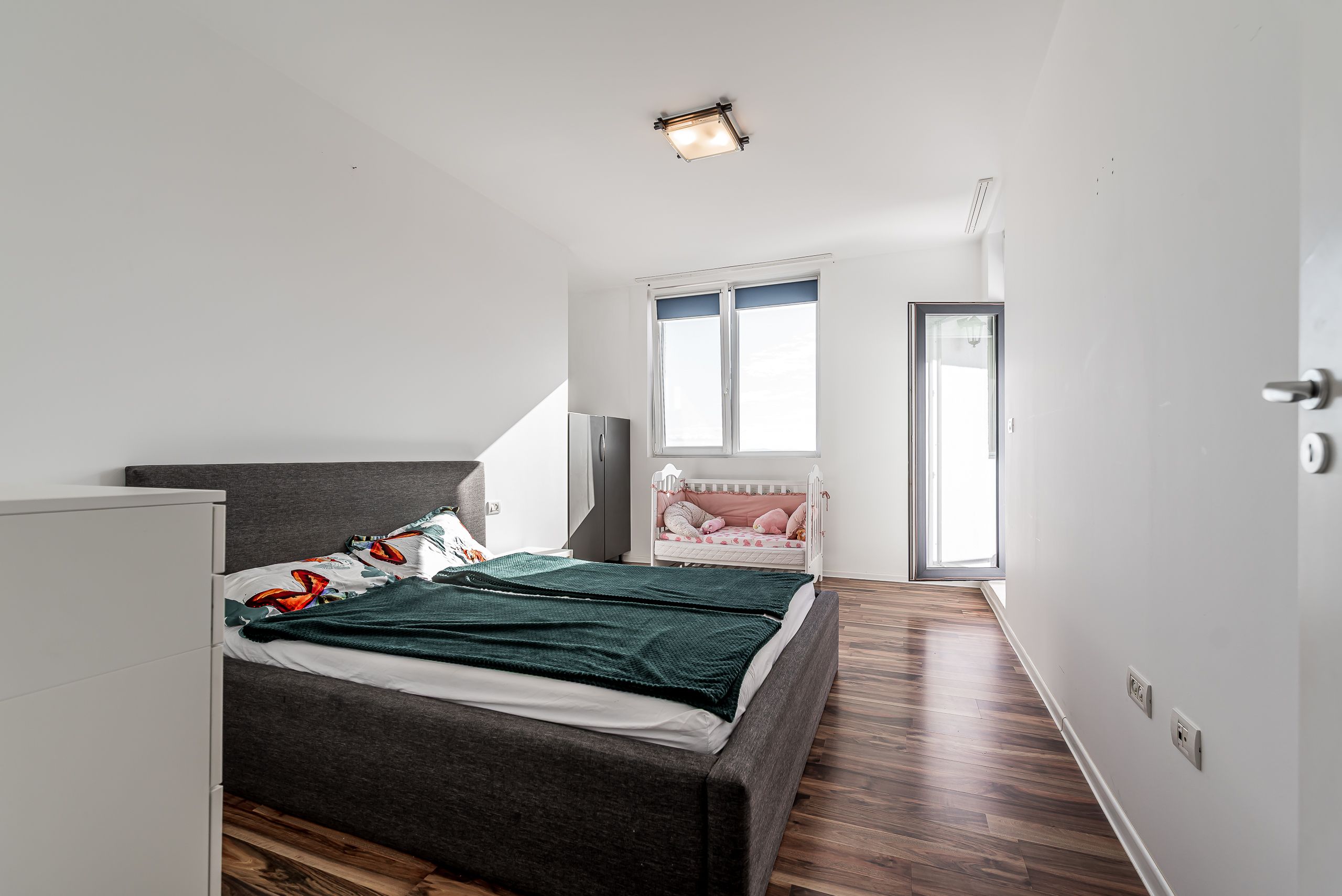 2 camere în blocul Urbanna: Orientare spre răsărit și confort complet — fotografia 9