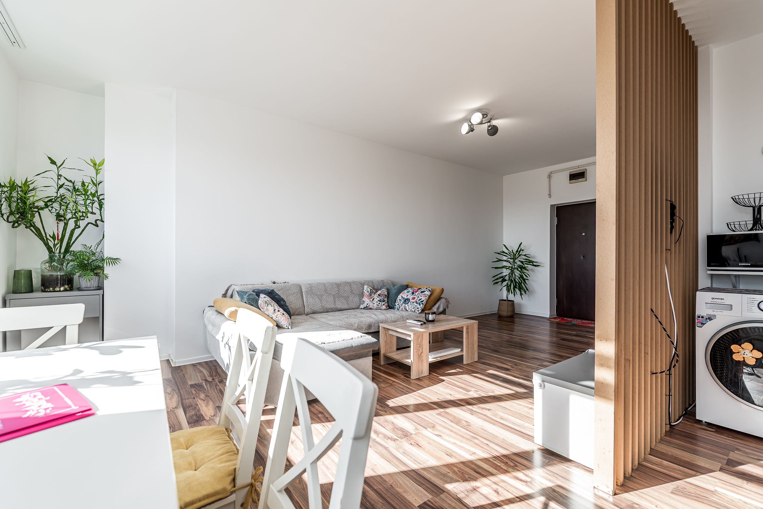 2 camere în blocul Urbanna: Orientare spre răsărit și confort complet — fotografia 7