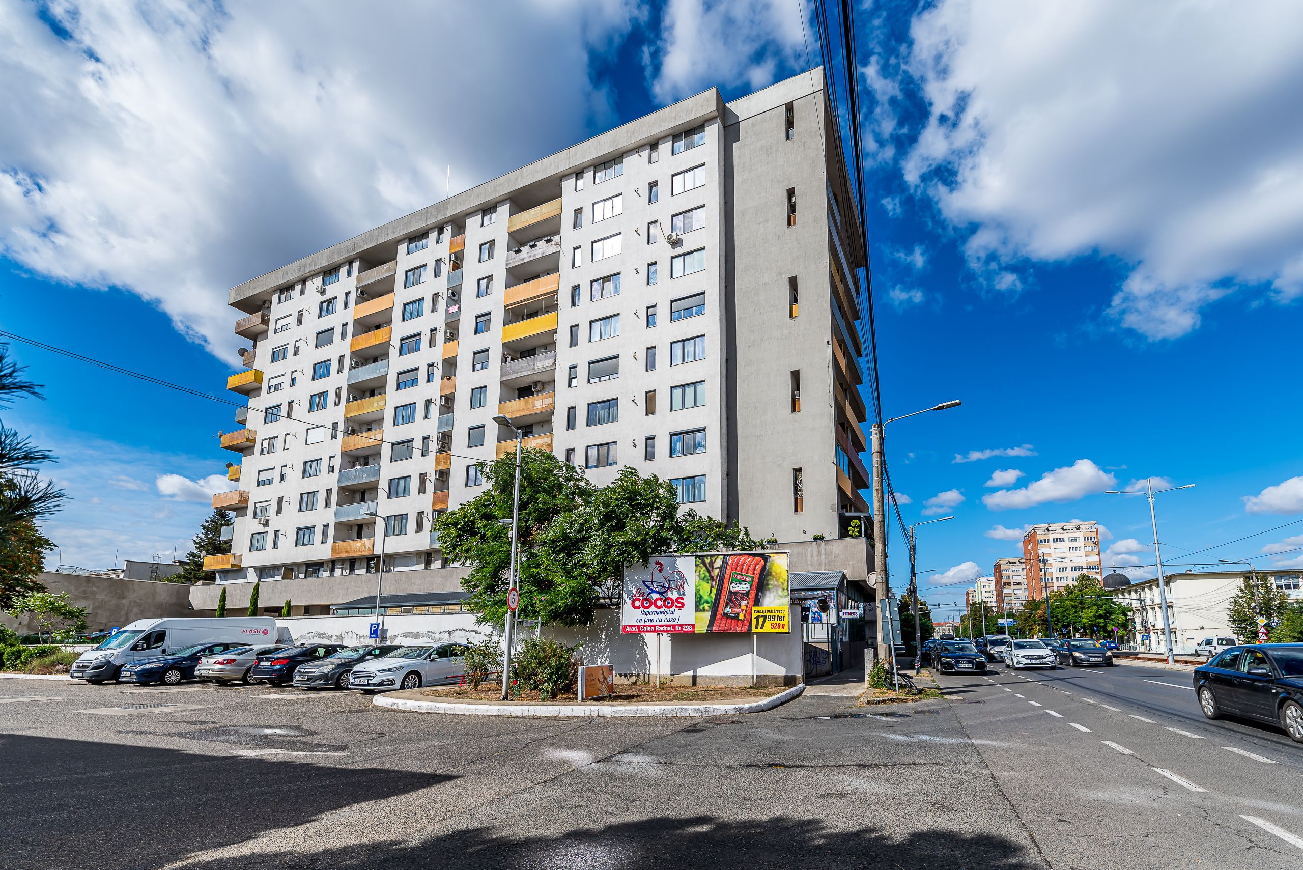 2 camere în blocul Urbanna: Orientare spre răsărit și confort complet — fotografia 1