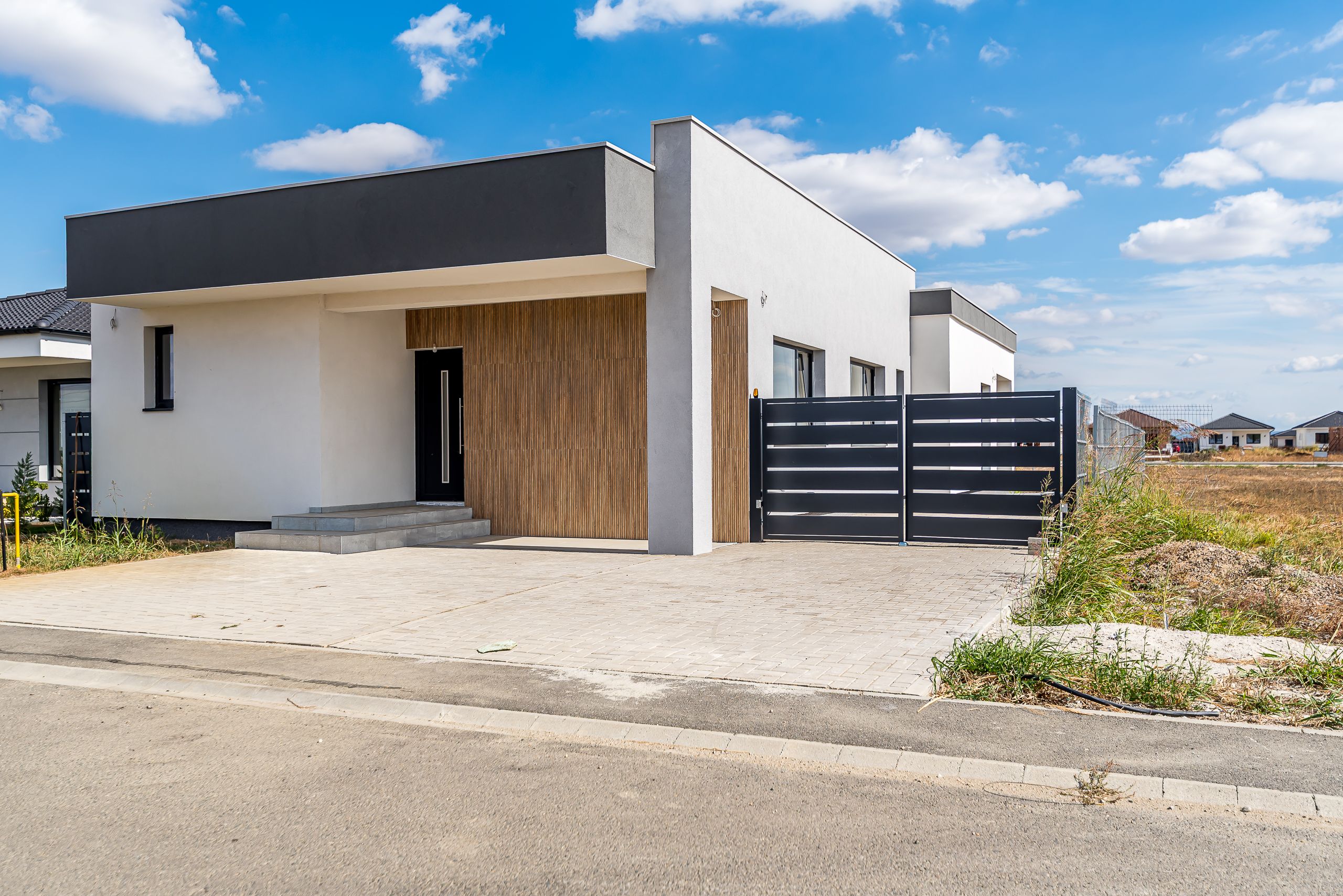 Vilă nouă, deosebită, în Via Carmina – calitate fără compromisuri — fotografia 1