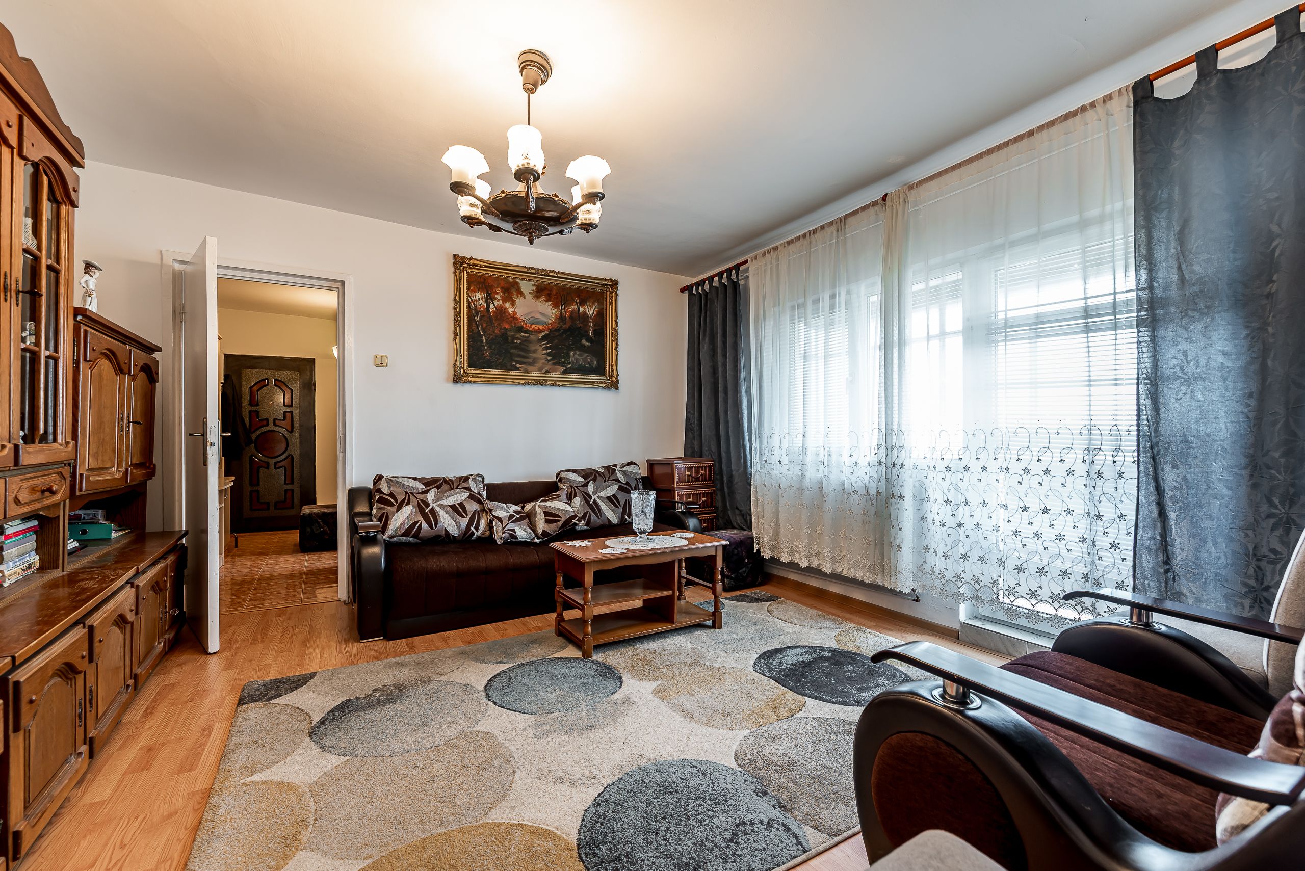 Apartament 2 camerel, bloc V8,  Zona 6 Vânători. — fotografia 3