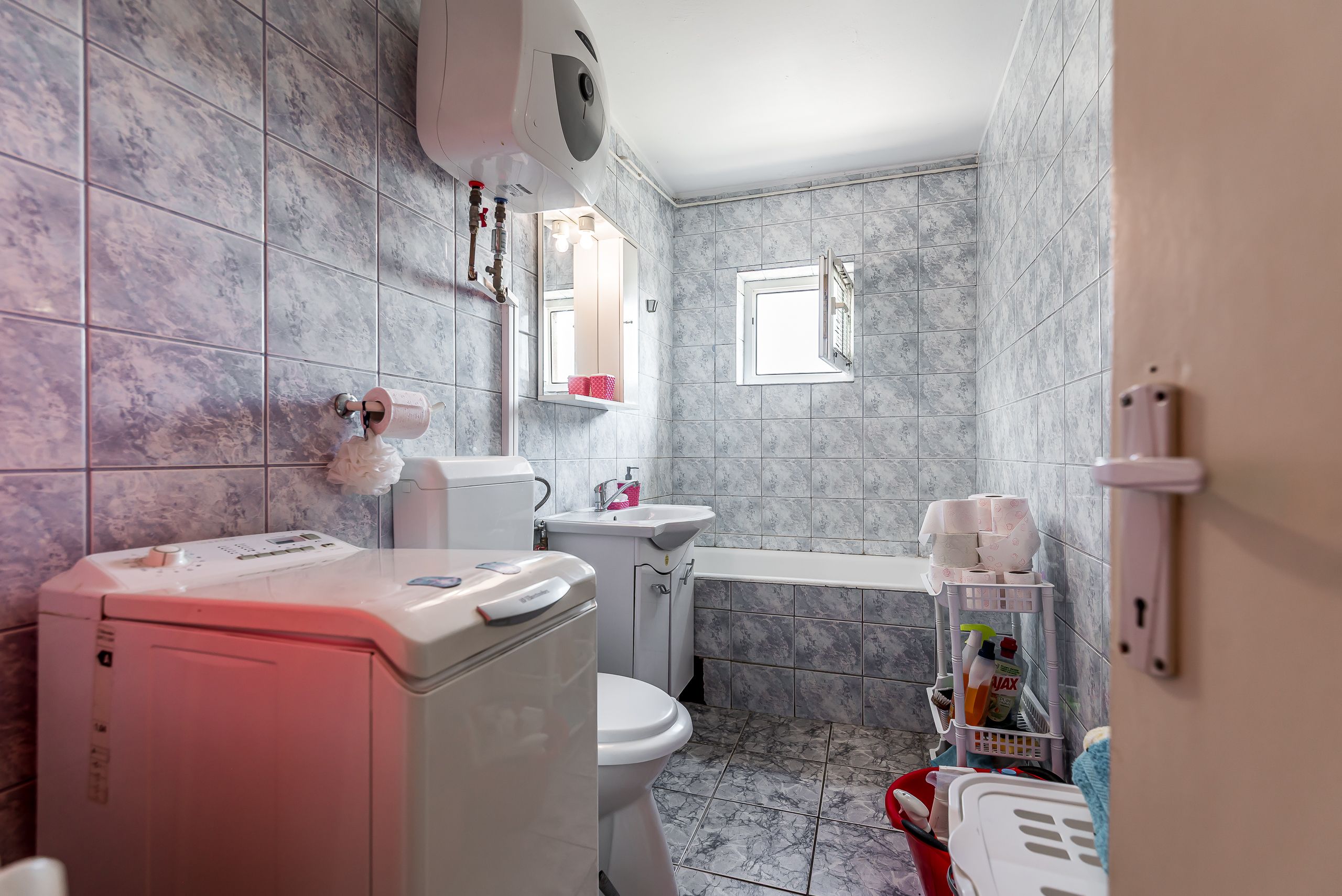 Apartament 2 camerel, bloc V8,  Zona 6 Vânători. — fotografia 9