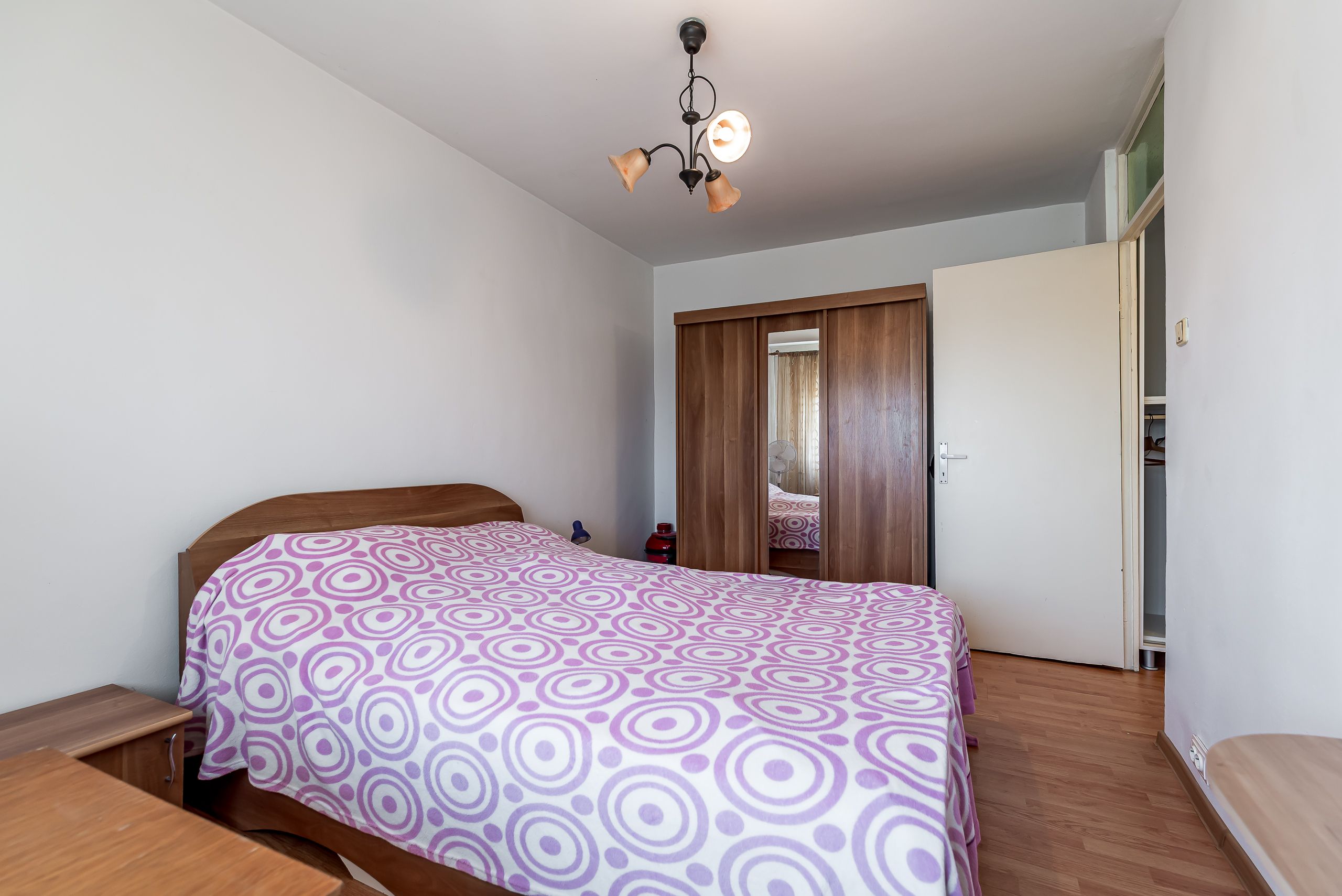 Apartament 2 camerel, bloc V8,  Zona 6 Vânători. — fotografia 7