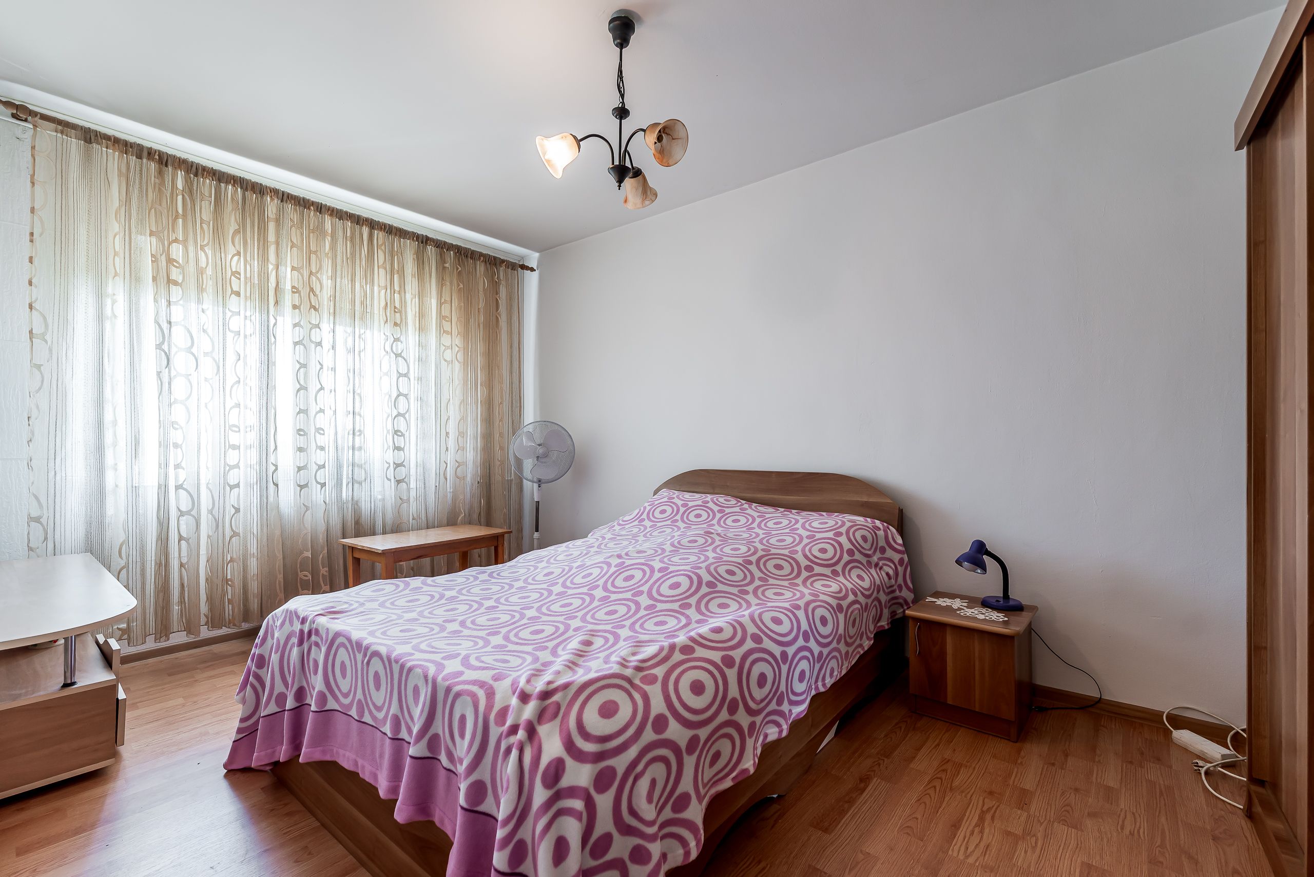 Apartament 2 camerel, bloc V8,  Zona 6 Vânători. — fotografia 8