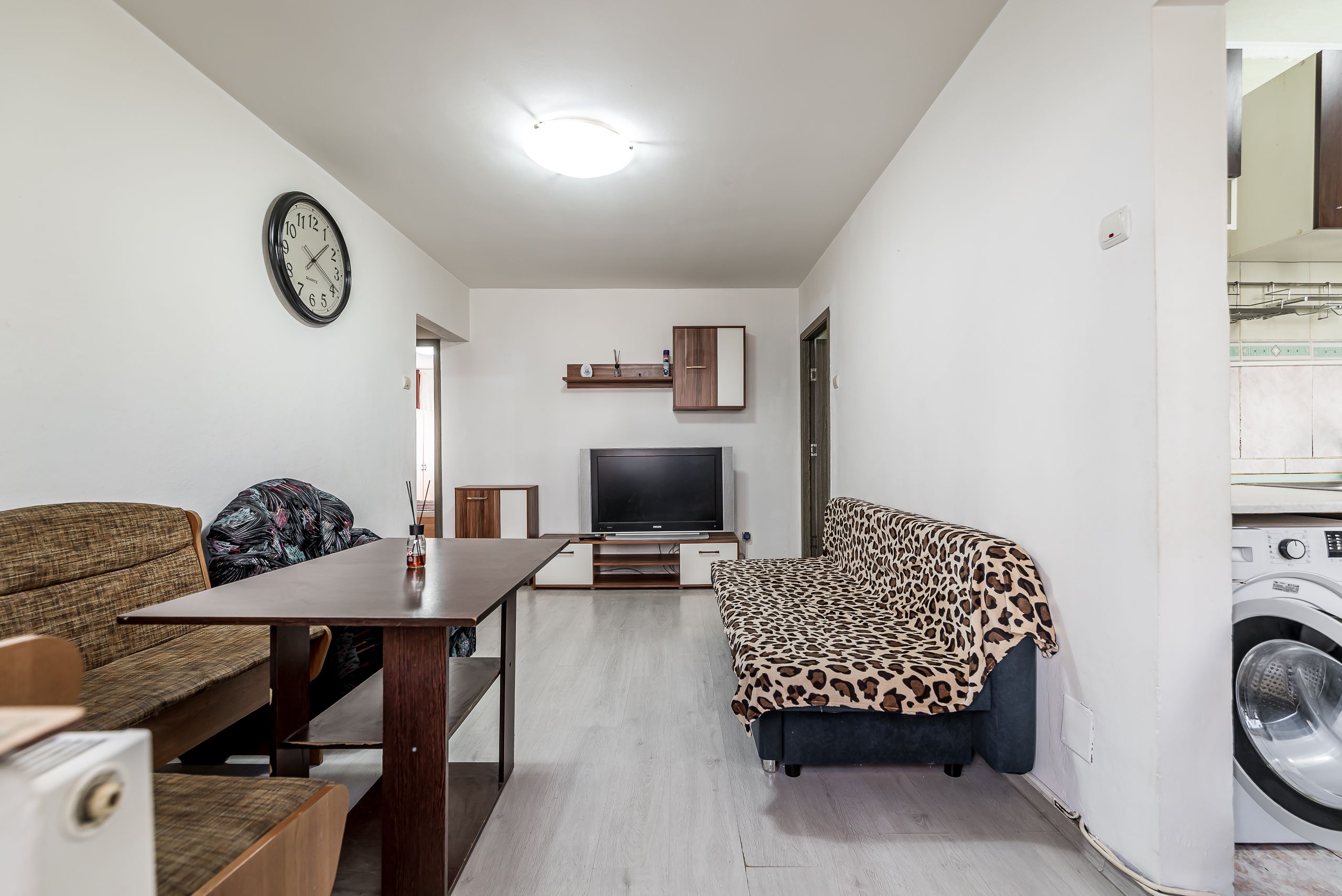 Apartament cu 3 camere, etaj 1 + loc de parcare pe Aleea Predeal — fotografia 1