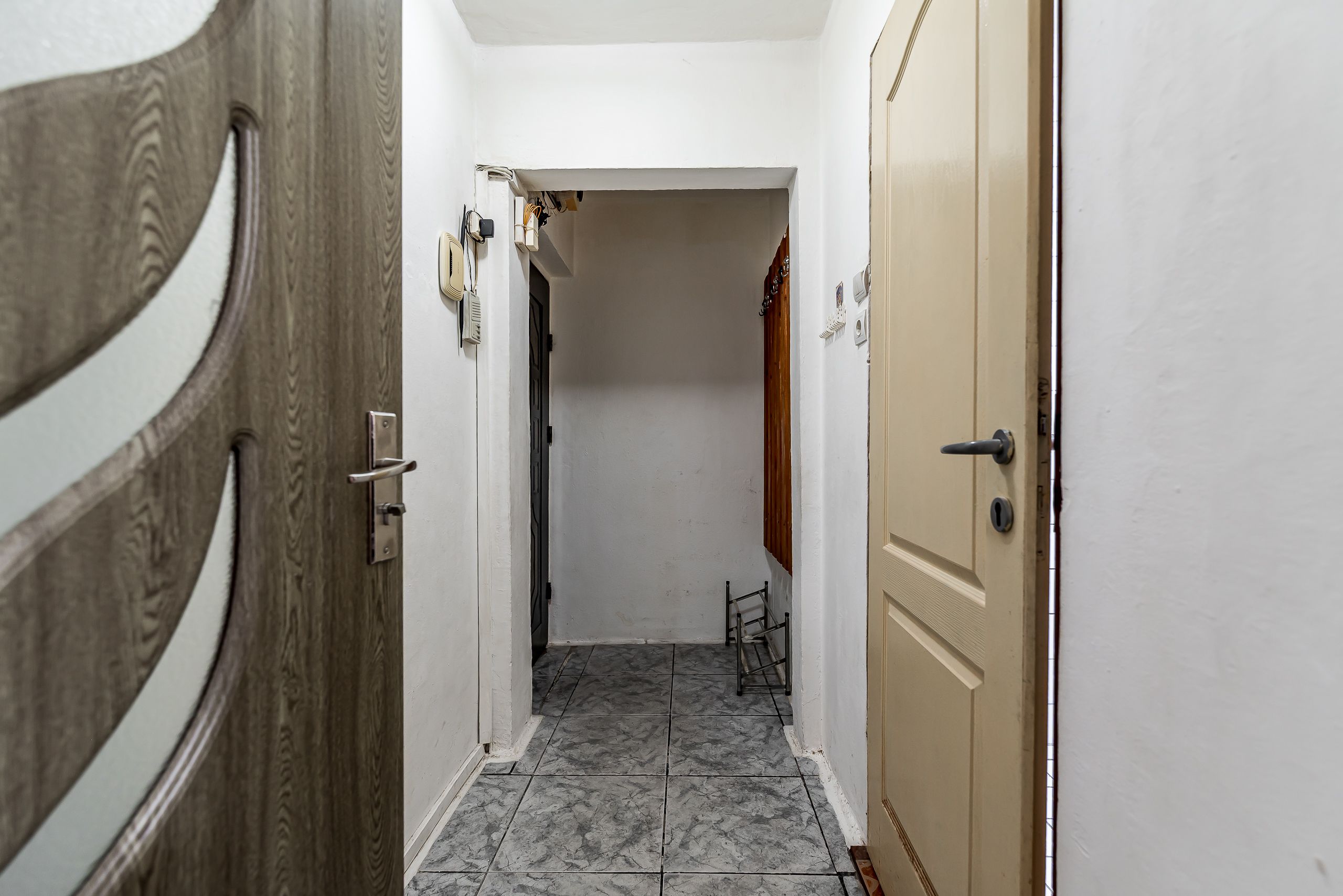Apartament cu 3 camere, etaj 1 + loc de parcare pe Aleea Predeal — fotografia 11
