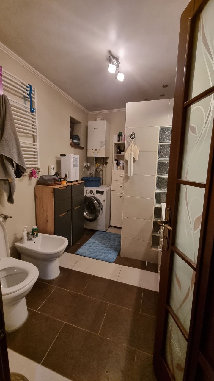 Casă cu 3 camere, anexă și teren de 901 mp – Pecica, zonă centrală — fotografia 4