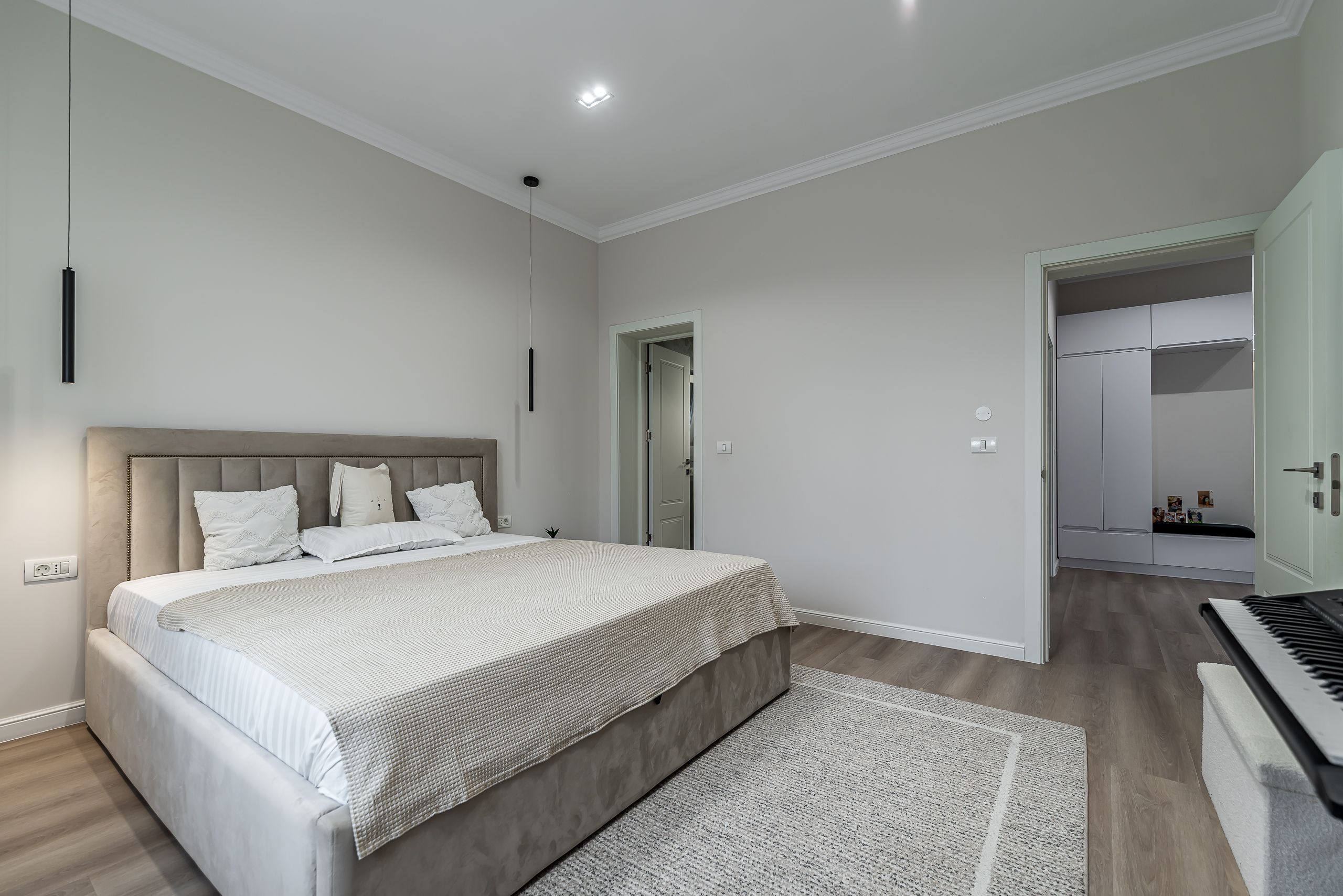 Vila la sol cu teren generos si finisaje premium Comision 0% — fotografia 6