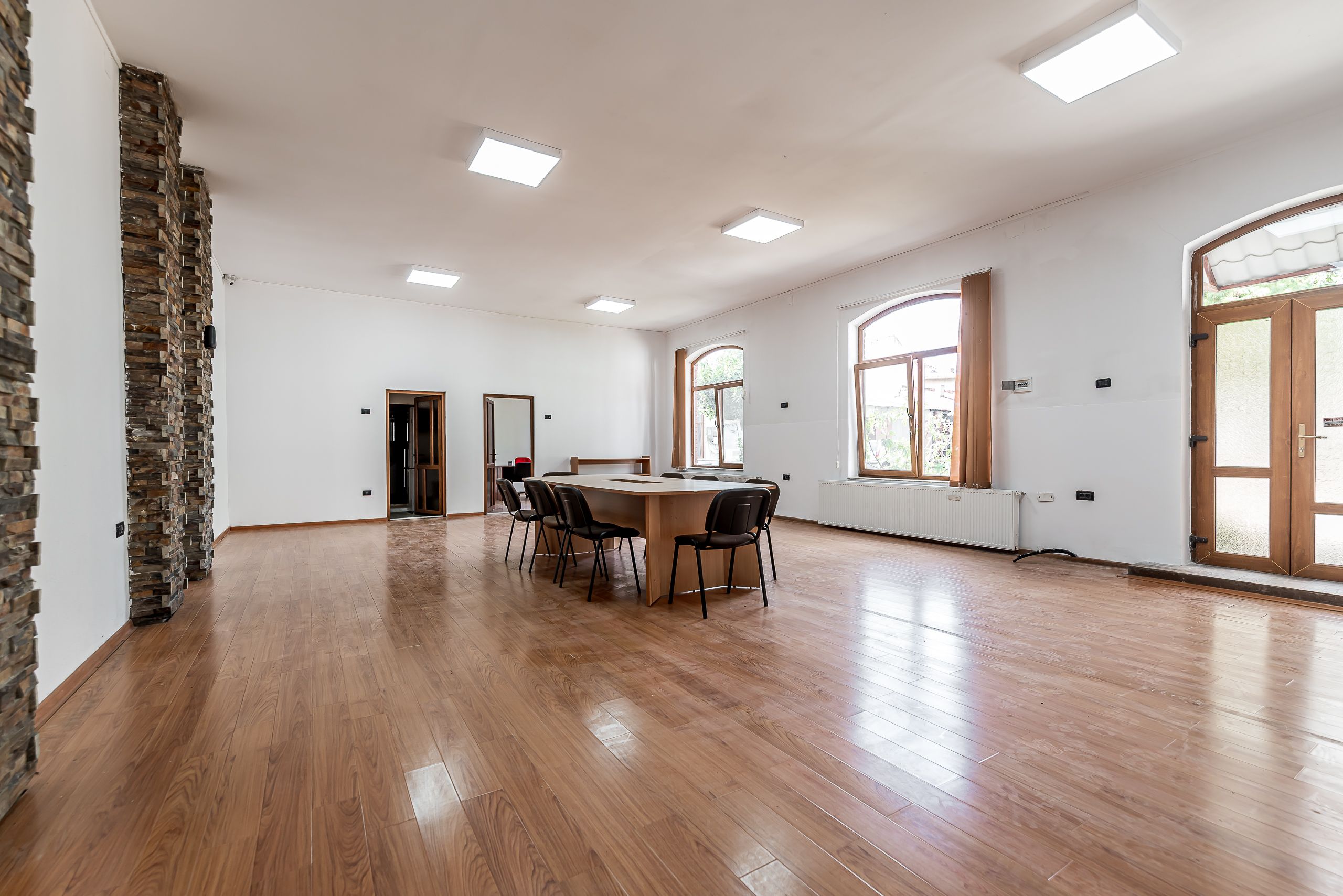 Imagine 1 - Spatiu 2 camere - 105 mp utili - COMISION 0%
