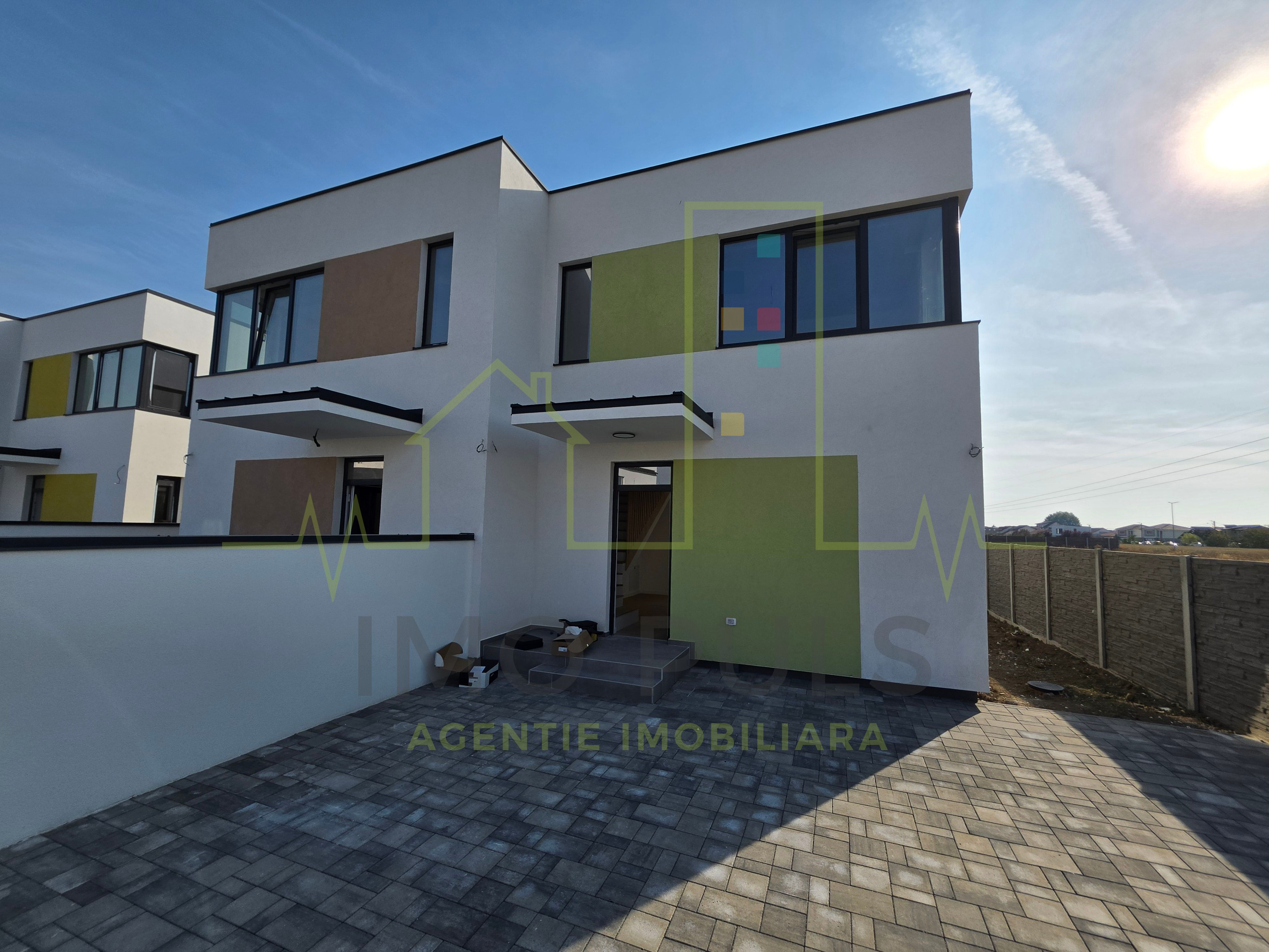 Duplex nou. Finisaje calitative....