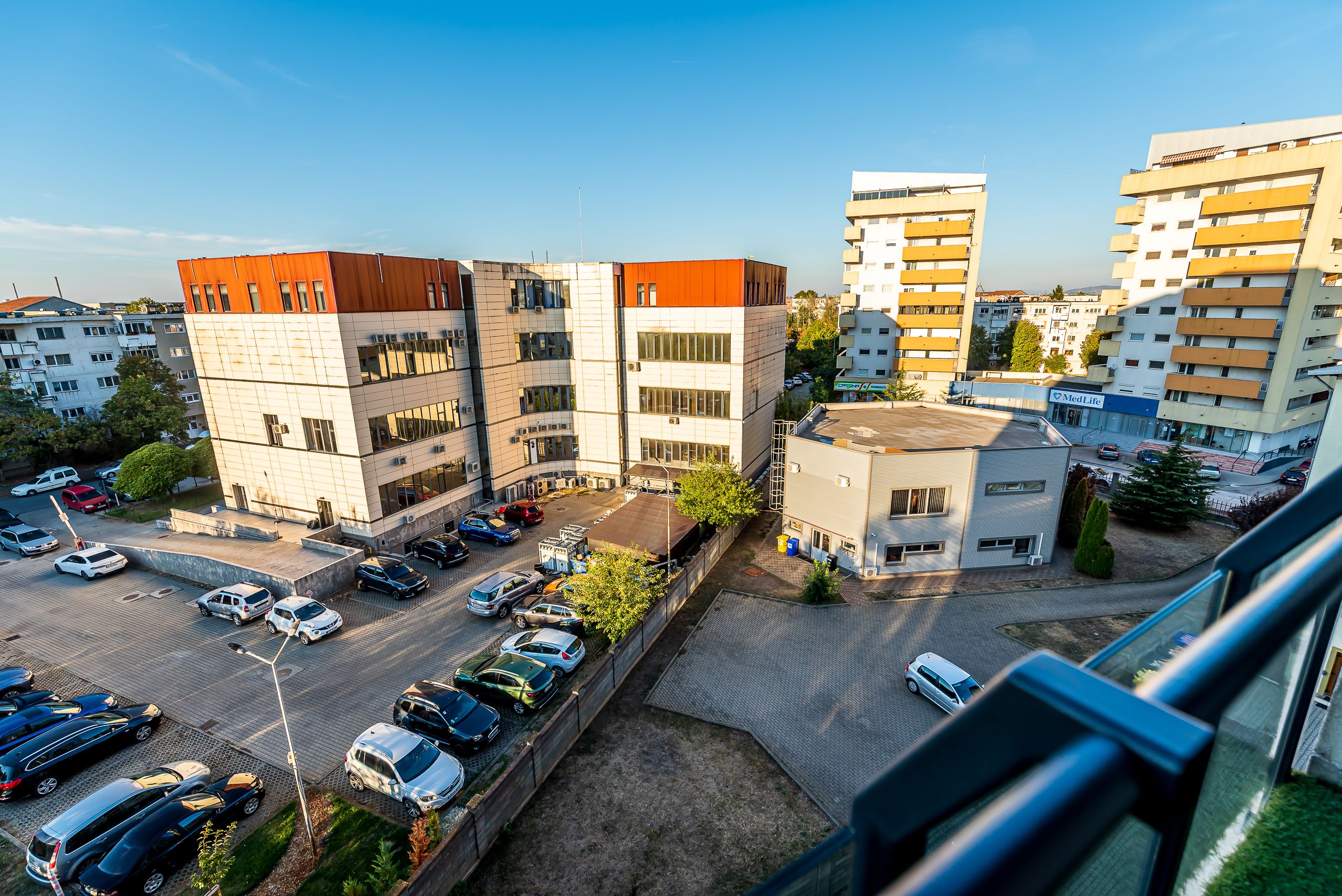 La câtiva pași de mal | 2 camere, 52 mp utili, bloc nou cu lift — fotografia 12