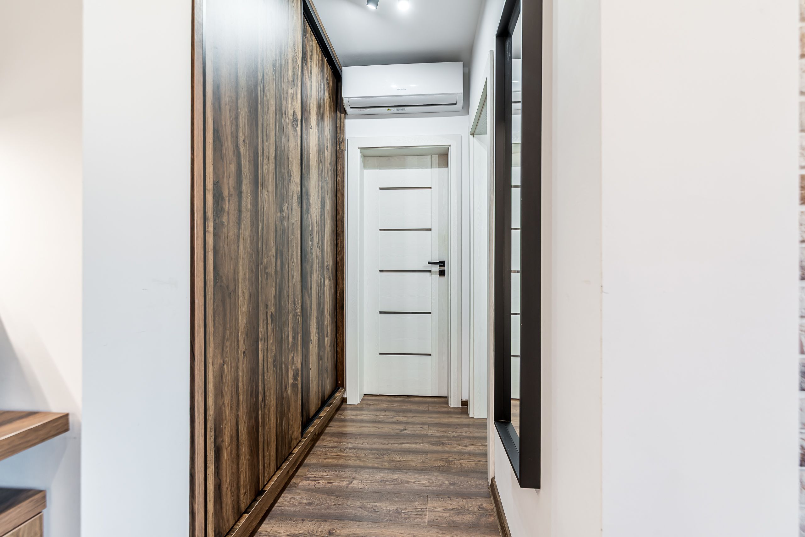 La câtiva pași de mal | 2 camere, 52 mp utili, bloc nou cu lift — fotografia 9