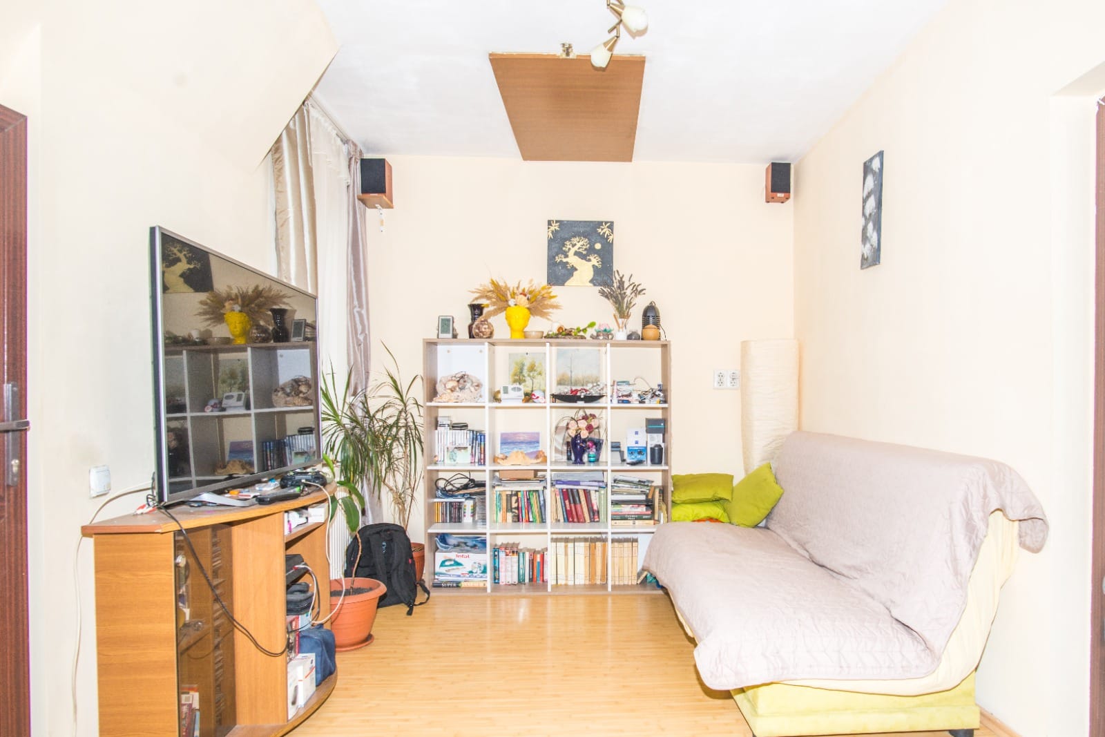 15 Noiembrie, apartament la mansardă - foto 3