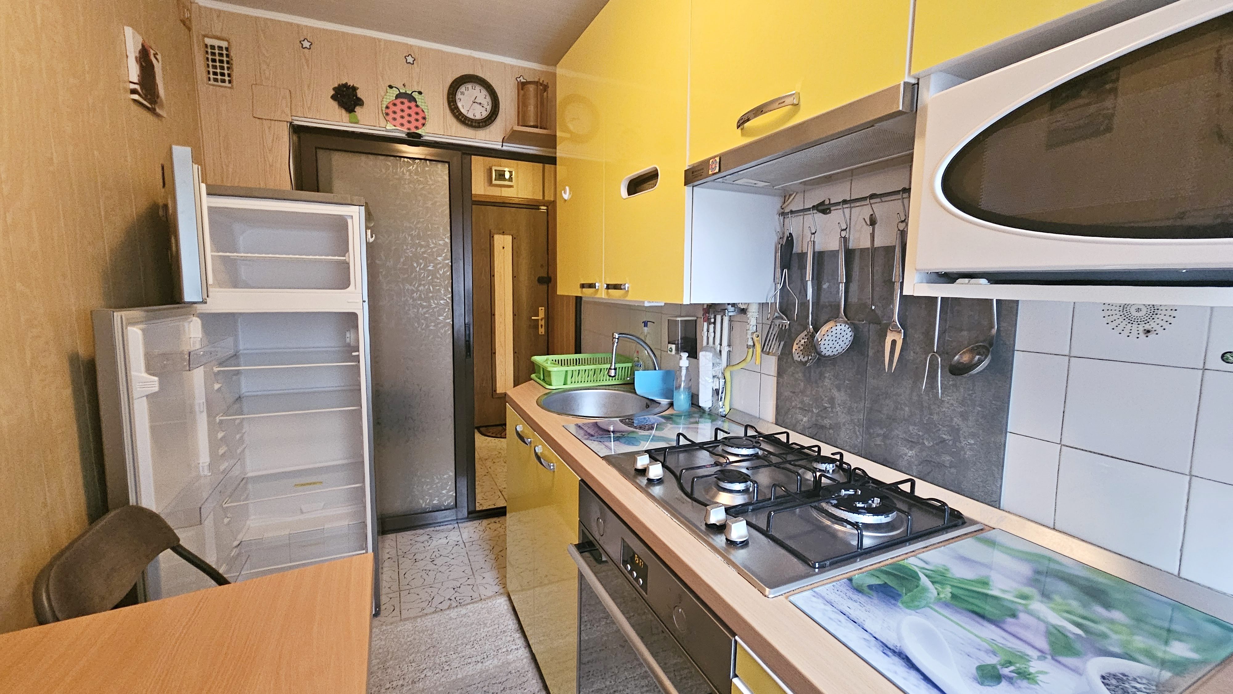 Predeal , garsoniera mobilata si utilata complet - foto 4