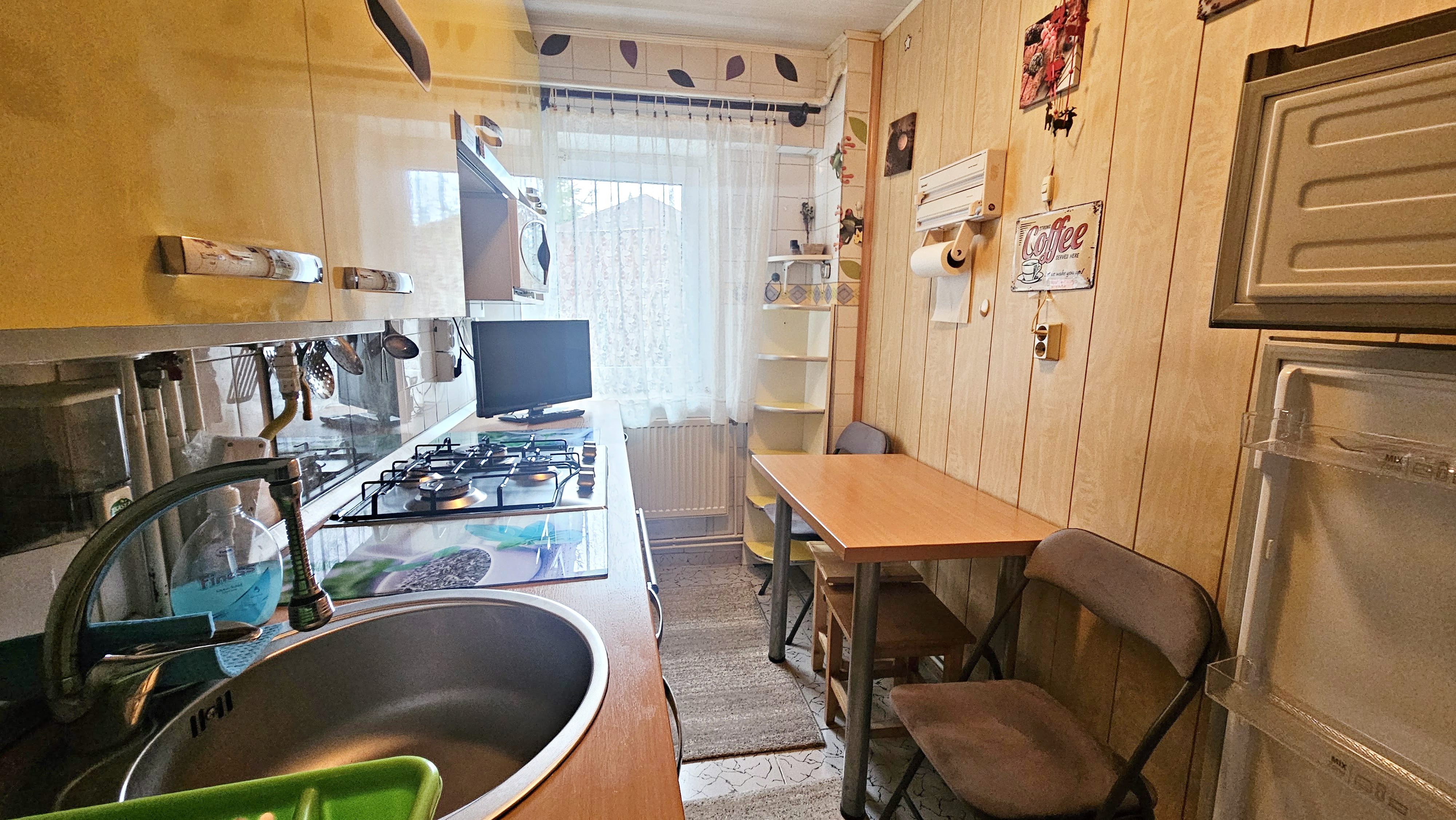 Predeal , garsoniera mobilata si utilata complet - foto 3