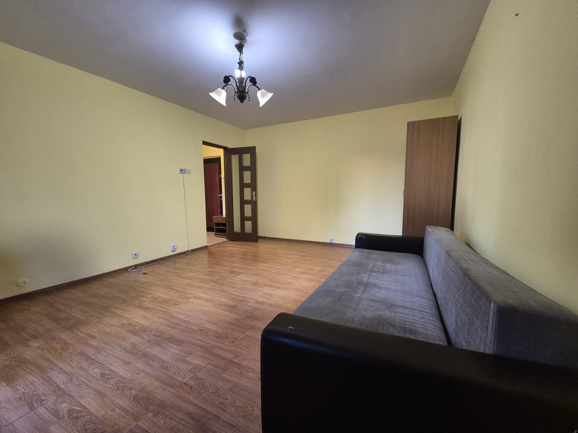 Vlahuta, garsoniera sectiune mare - foto 2