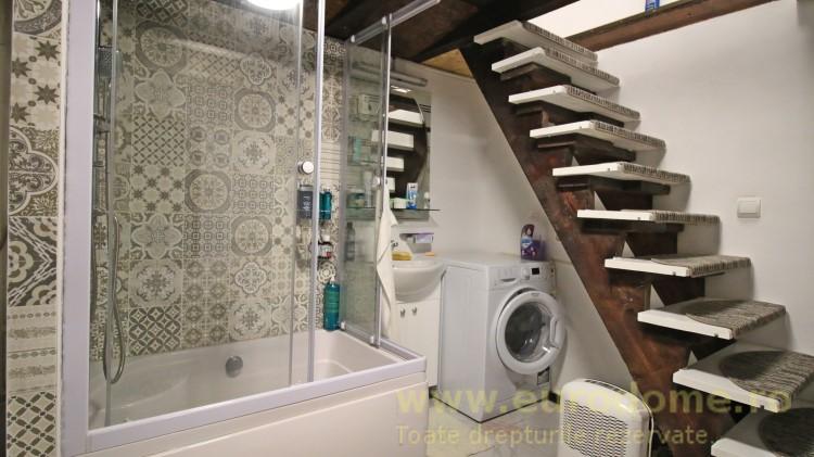 P-ta Sfatului, Republicii, pe strada pietonala - foto 4