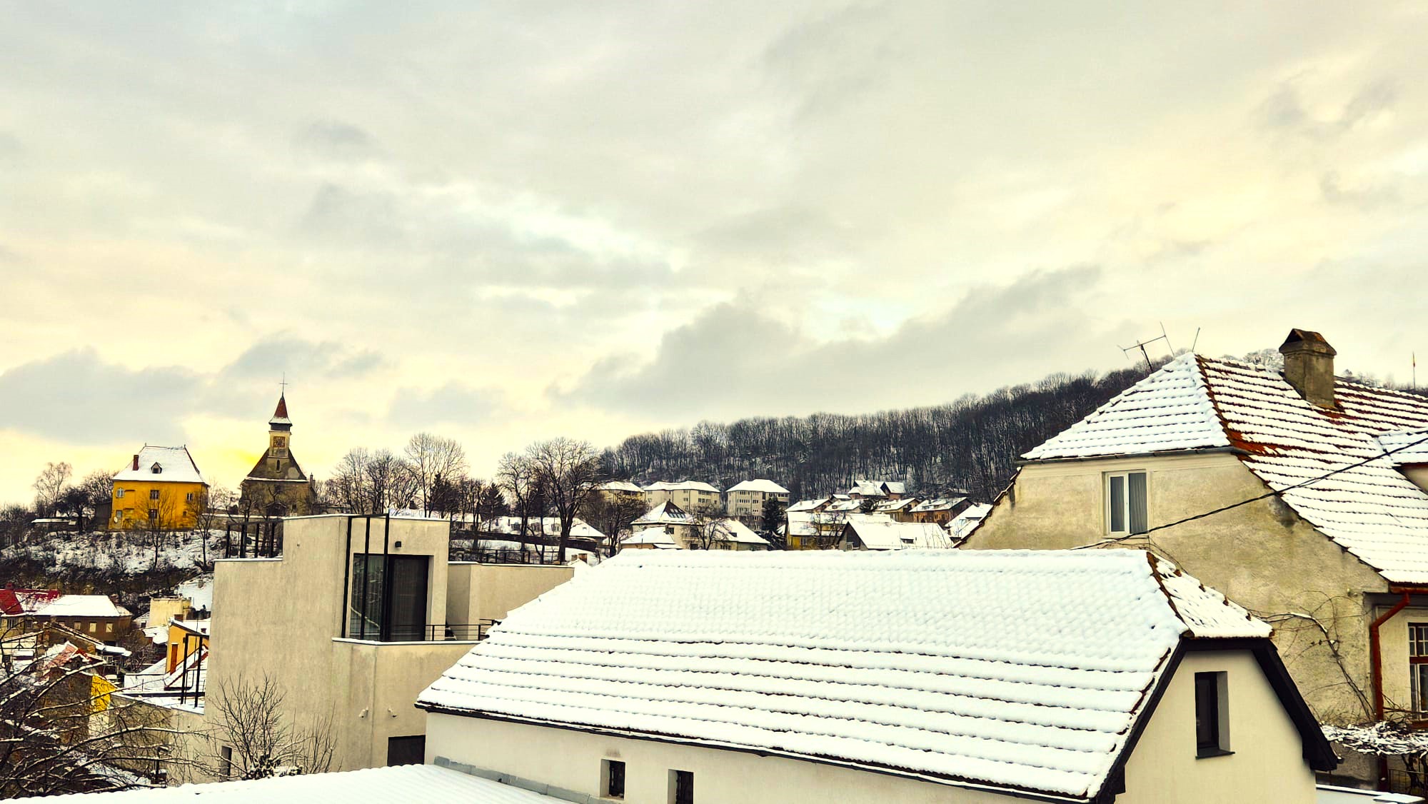 Casa renovata, mobilata si utilata complet - Brasov