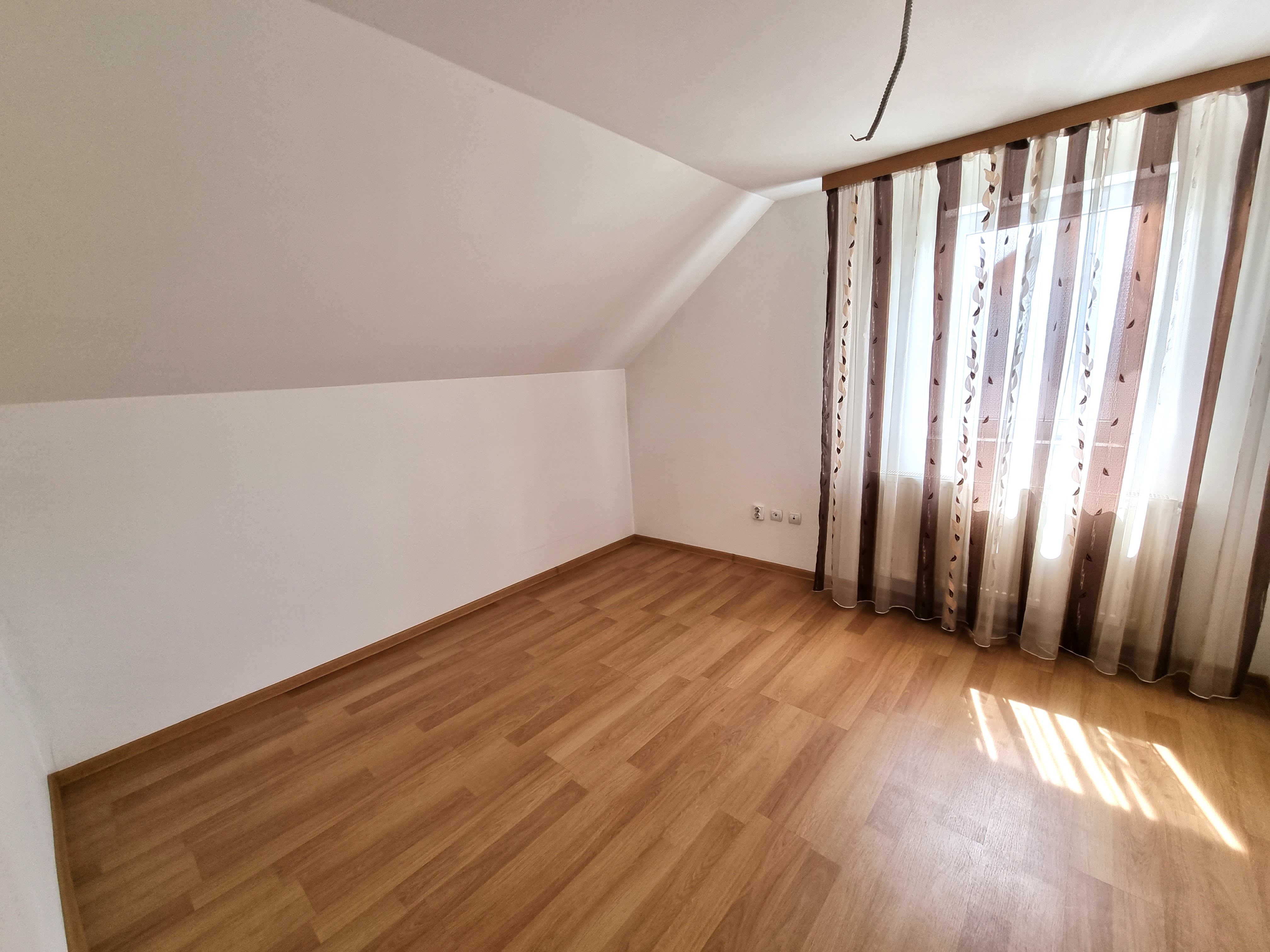 Apartament la vila 3 camere, garaj, Alba Micesti - foto 3