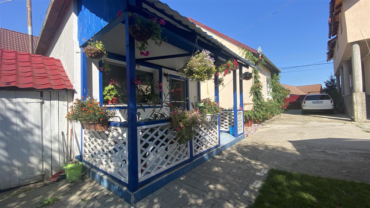 Casa Individuala Renovata cu 1600mp Teren - Oarda