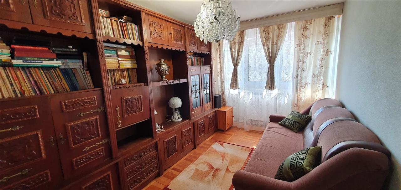Apartament 4 camere, decomandat, 84mp, 2 băi, Cetate, Etaj 1 - foto 2