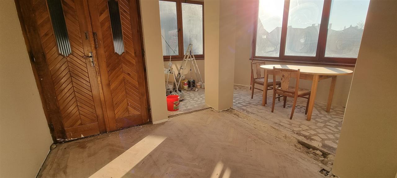 Spatiu Comercial Renovat cu Curte Interioara 7 Euro/mp - foto 2