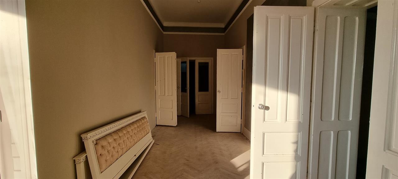 Spatiu Comercial Renovat cu Curte Interioara 7 Euro/mp - foto 3