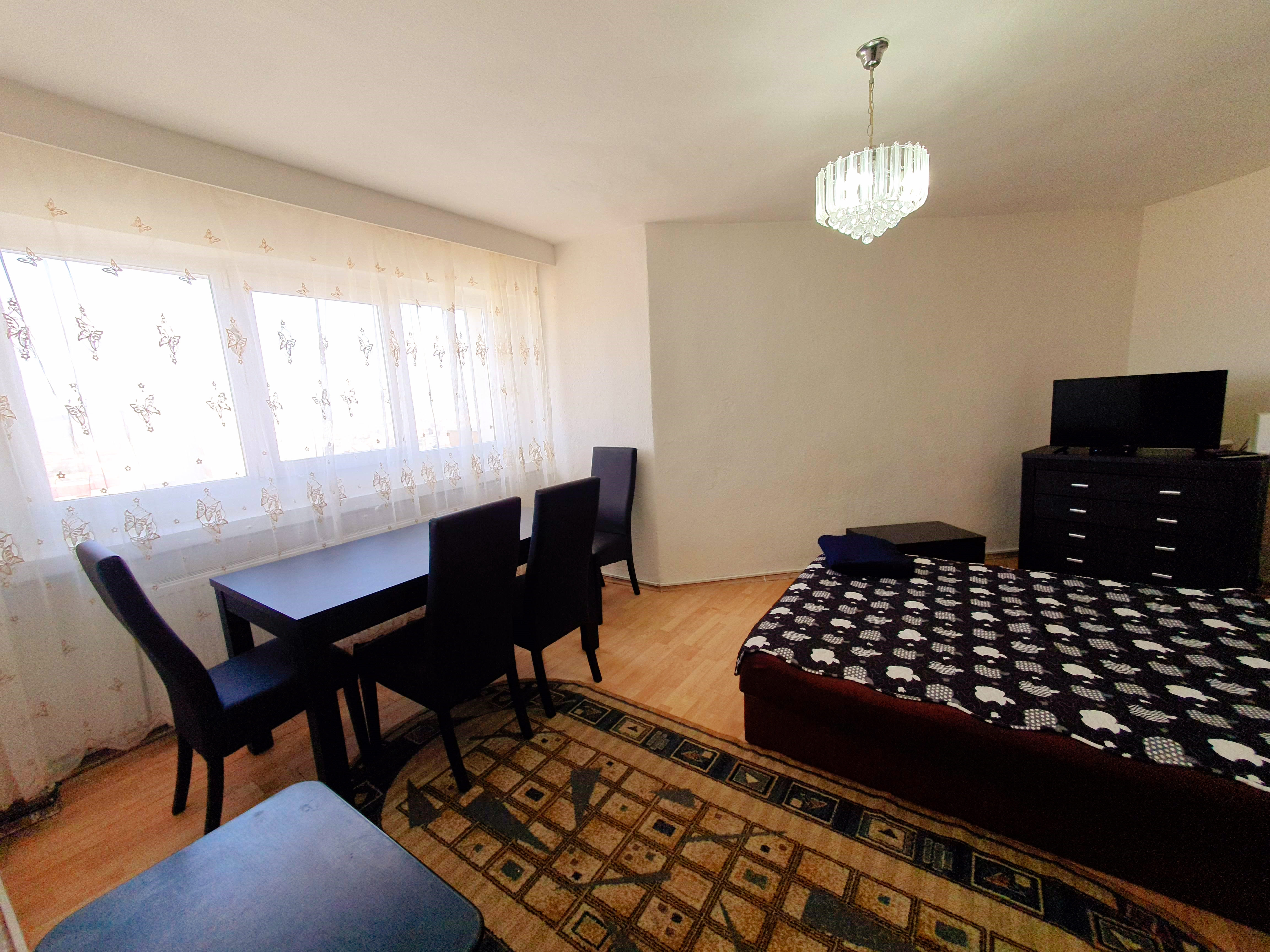 Garsoniera decomandata, 28 mp, zona Parc Cetate - Alba Iulia