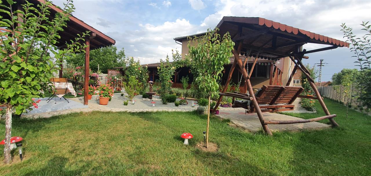 Casa 10 camere, 1000 mp teren, la asfalt, Barabant - Alba Iulia