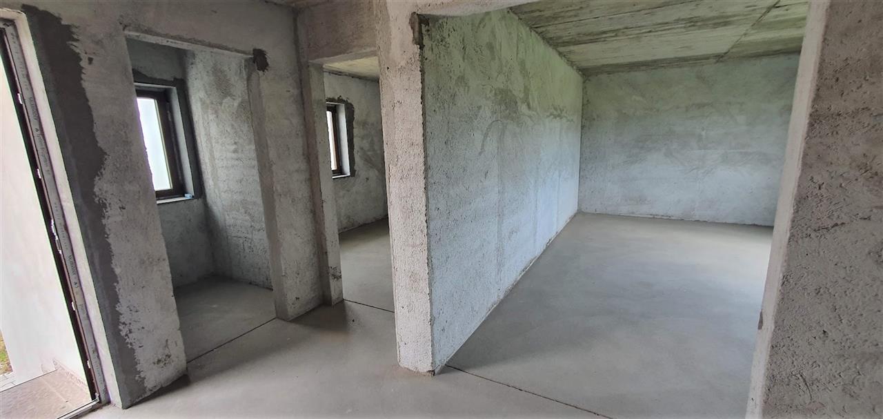 Casa 4 camere 300 mp teren zona Partos - foto 4