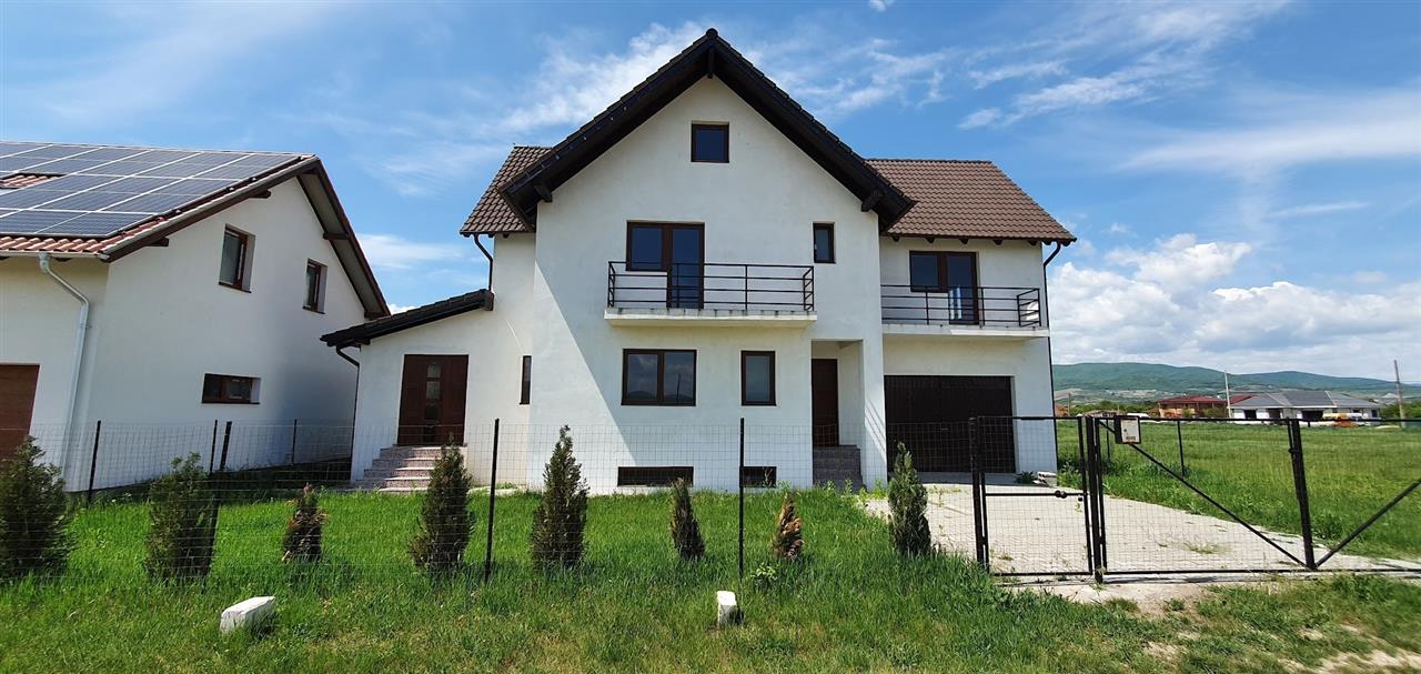 Casa 4 camere 300 mp teren zona Partos - Alba Iulia