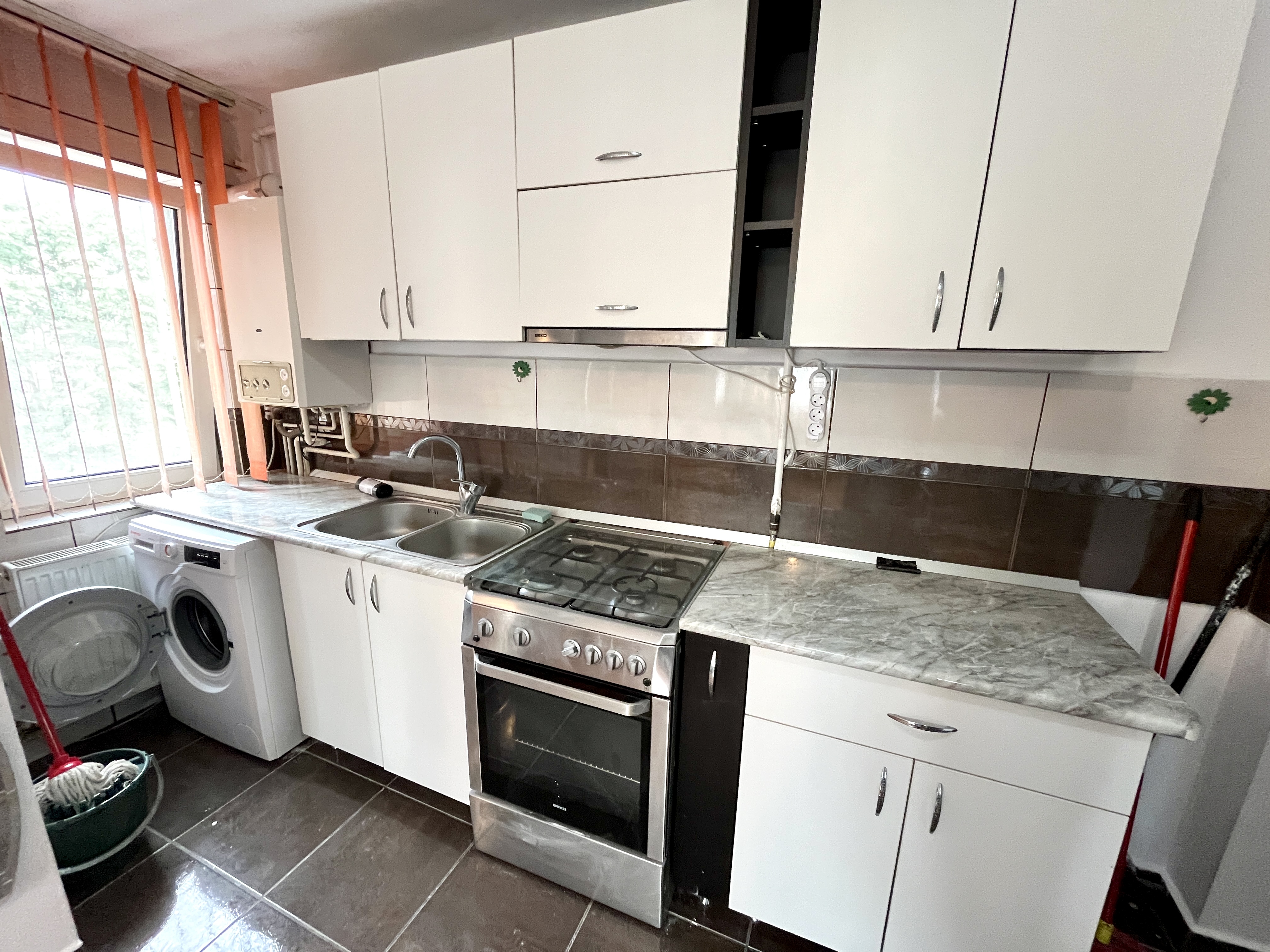 Apartament cu 2 Camere, Complet Mobilat, Zona Bld. Transilvaniei - foto 3