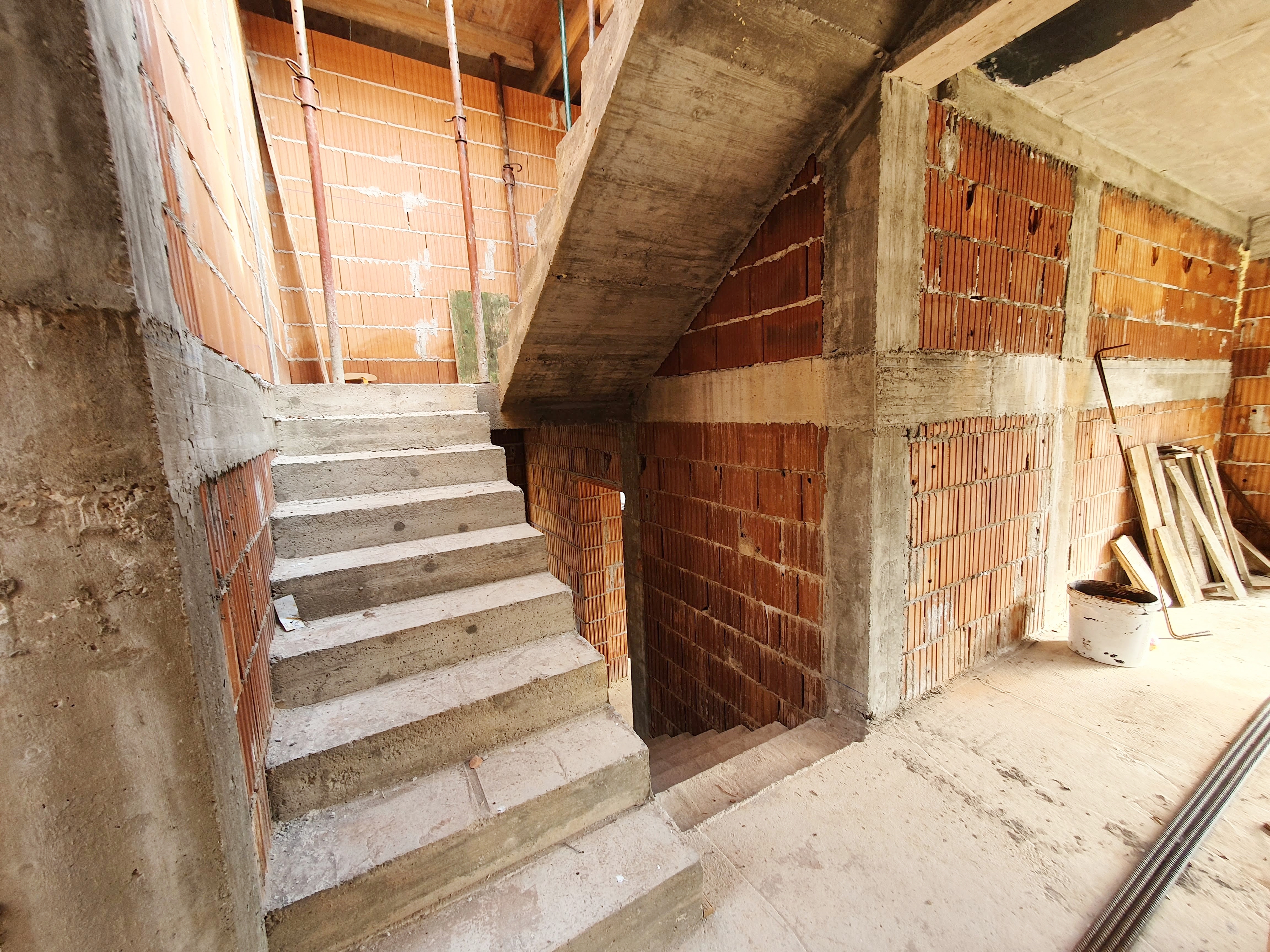 Casa la rosu, D+P+1E, 1433 mp teren, Valea Popii - foto 5